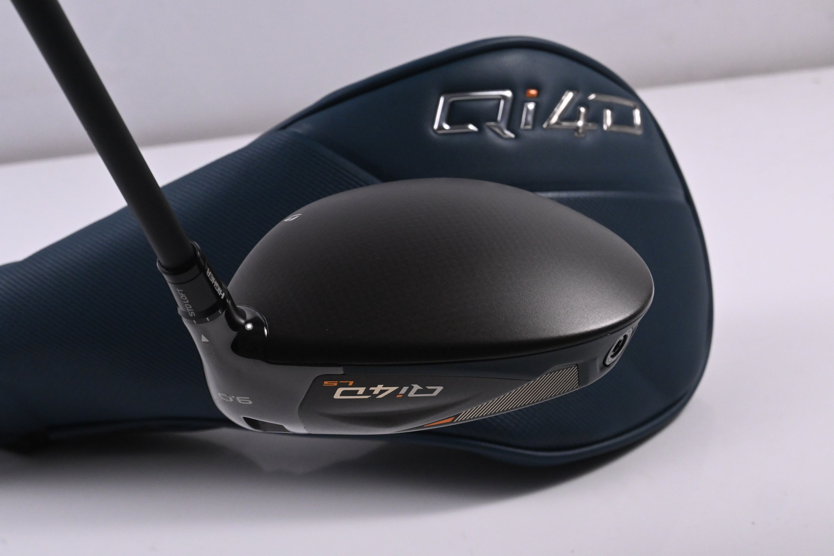 Taylormade Qi4D LS Driver / 9 Degree / Regular Flex REAX 55 Shaft