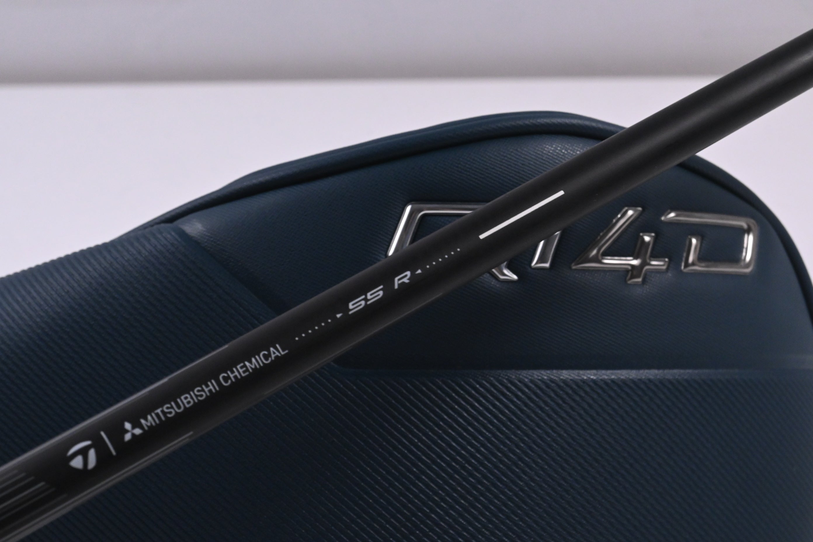 Taylormade Qi4D LS Driver / 9 Degree / Regular Flex REAX 55 Shaft