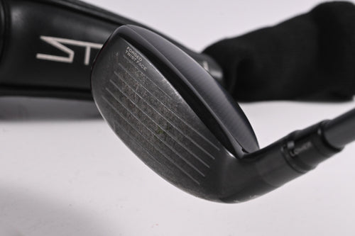 Taylormade Stealth Plus #3 Hybrid / 19.5 Degree / Stiff Flex Speeder 869 Shaft
