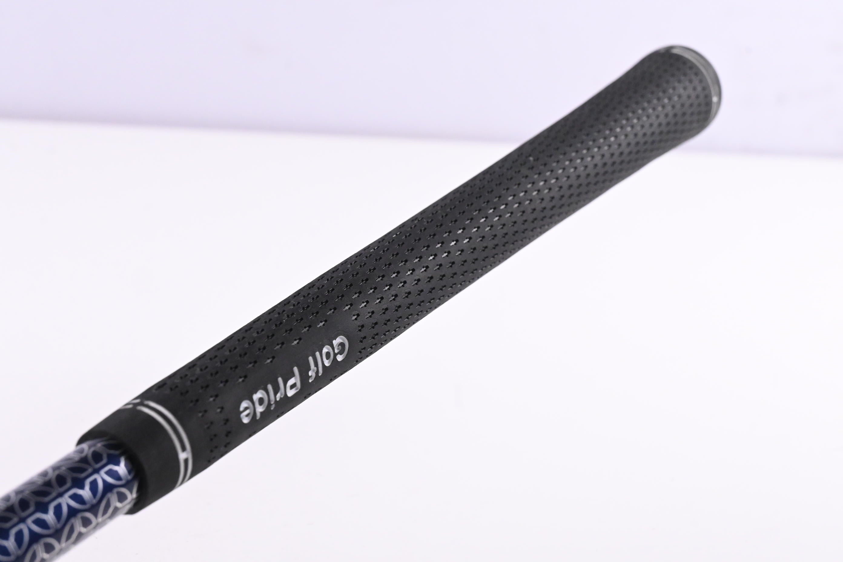 Titleist 917 D2 Driver / 9.5 Degree / Regular Flex Fujikura Fit-On E 360 Shaft