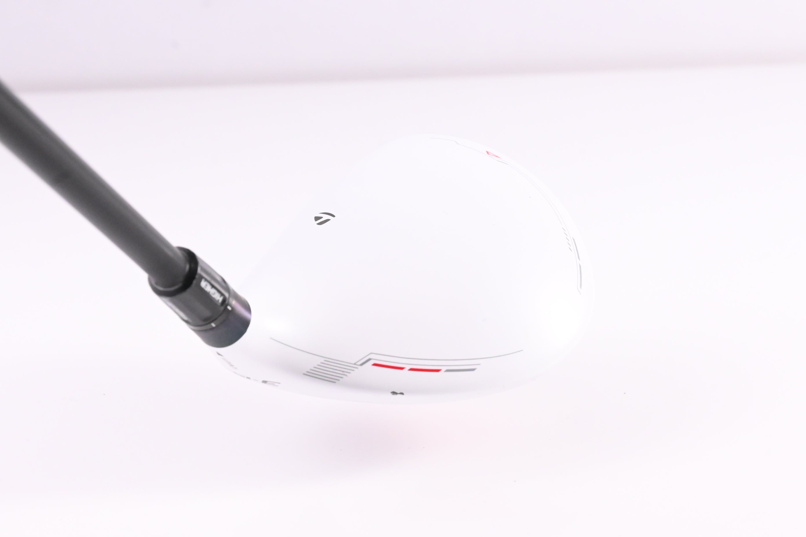 Taylormade R11 #3 Wood / 15.5 Degree / Regular Flex Fujikura Motore F3 80 Shaft