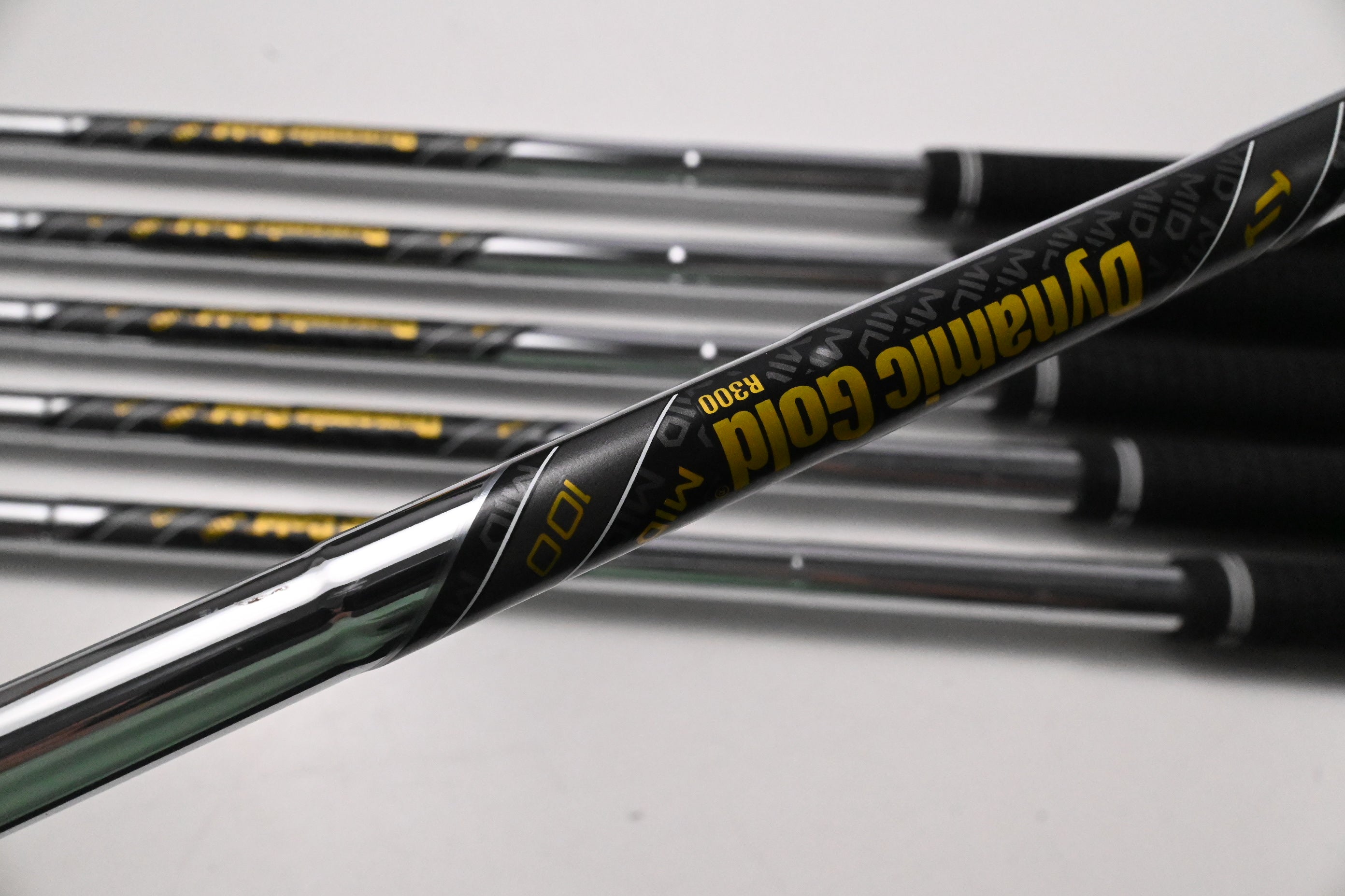 Left Hand Callaway Elyte Irons / 6-PW+AW / Regular Flex Dynamic Gold Mid 100