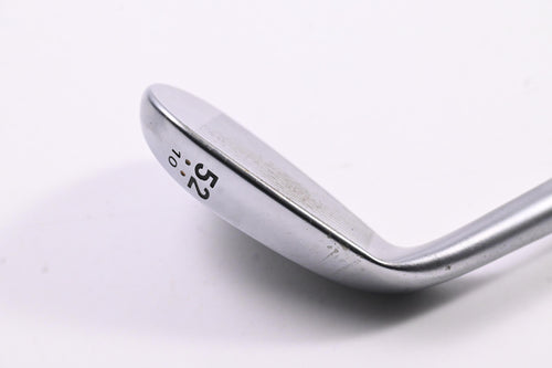 Cleveland 588 RTX Gap Wedge / 52 Degree / Wedge Flex Dynamic Gold Shaft