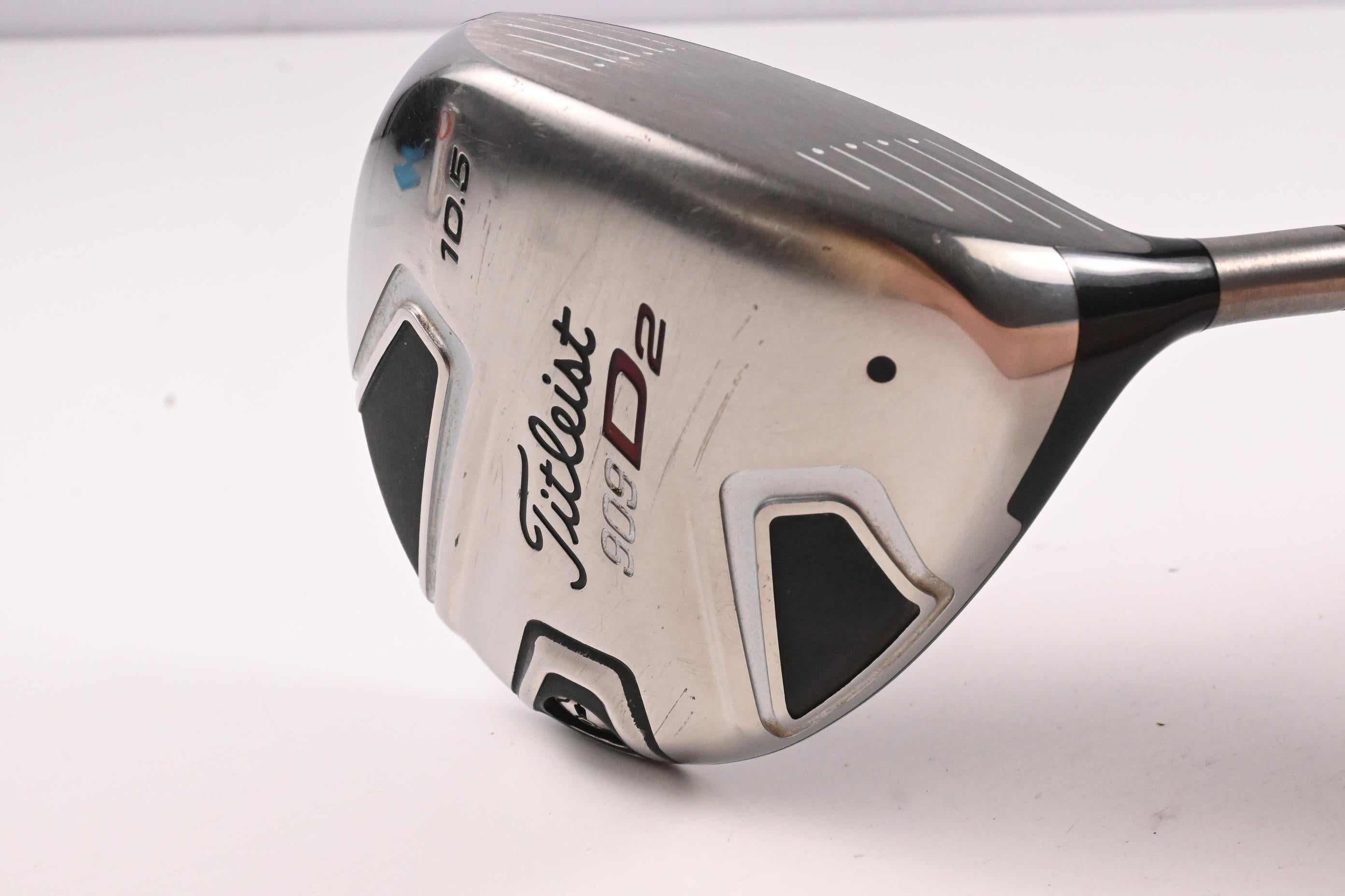 Titleist 909 D2 Driver / 10.5 Degree / Regular Flex Aldila Voodoo Shaft
