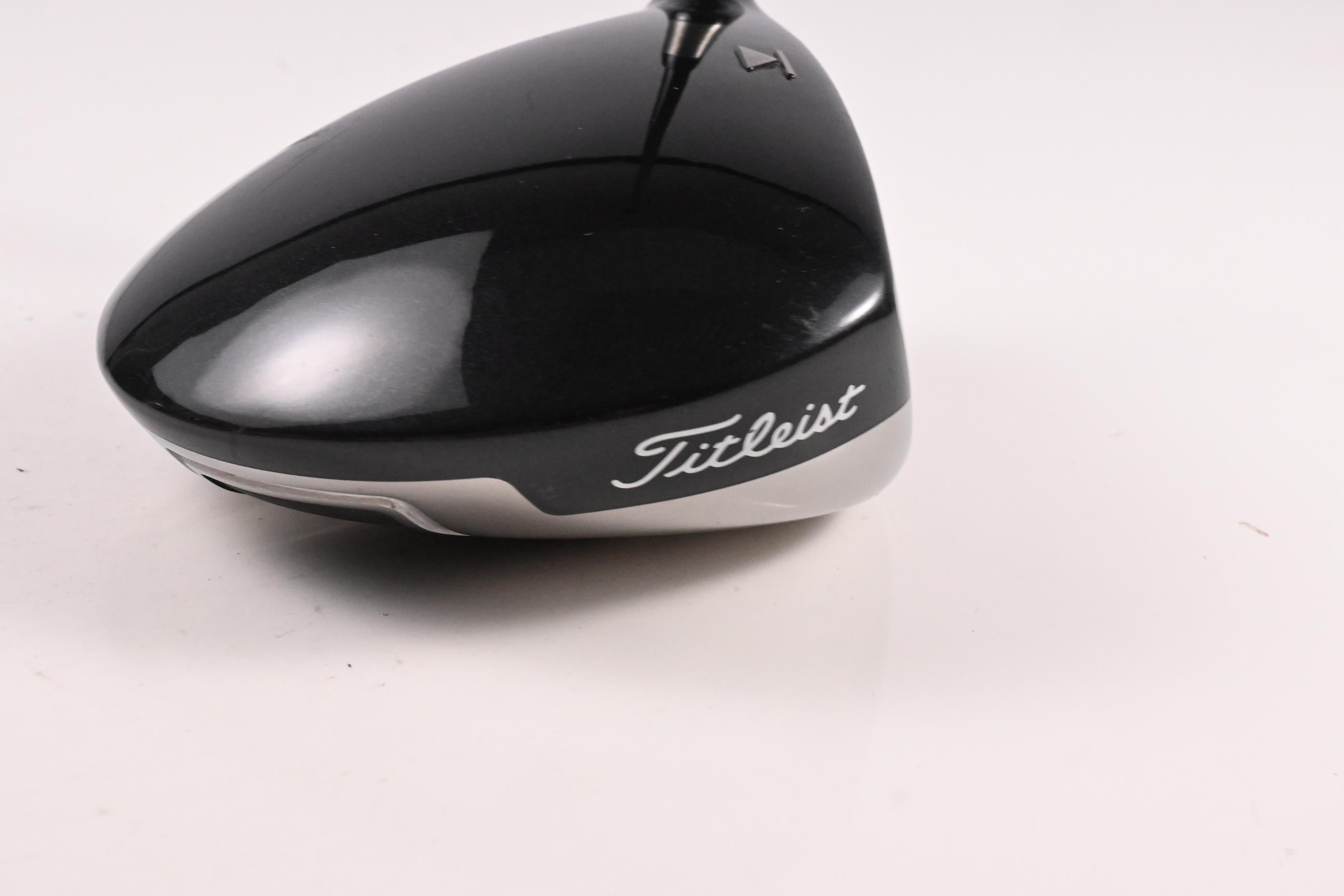 Titleist 909 D2 Driver / 10.5 Degree / Regular Flex Aldila Voodoo Shaft