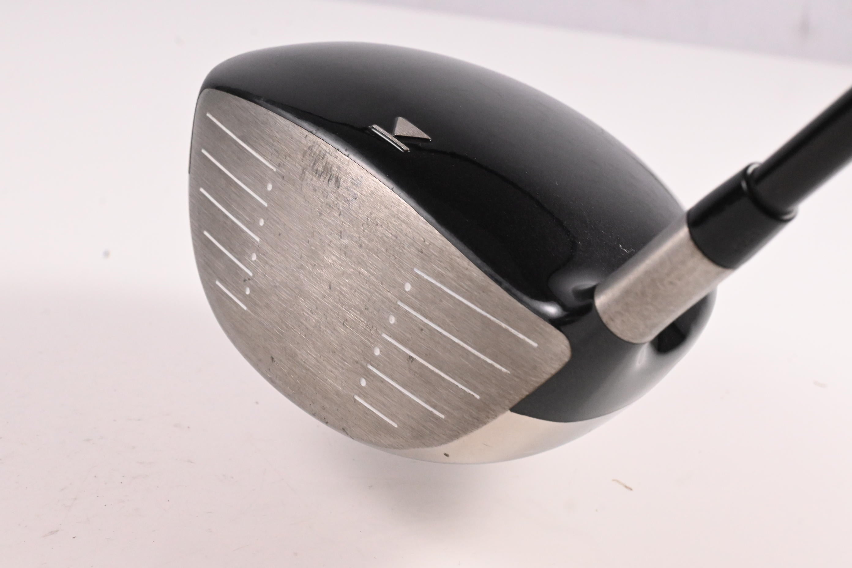 Titleist 909 D2 Driver / 10.5 Degree / Regular Flex Aldila Voodoo Shaft