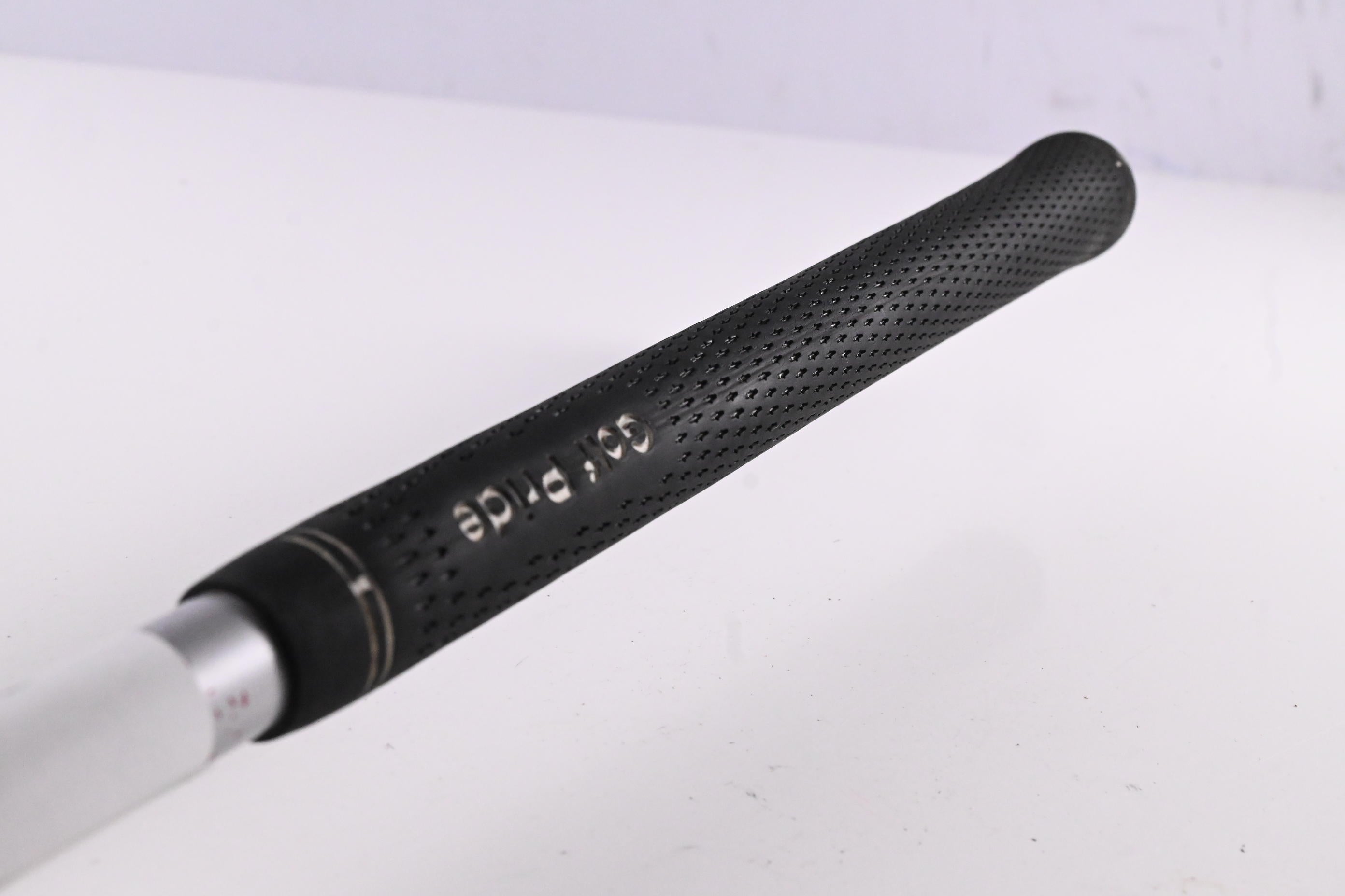 Taylormade R11S Driver / 10.5 Degree / Regular Flex RIP Phenom 60 Shaft