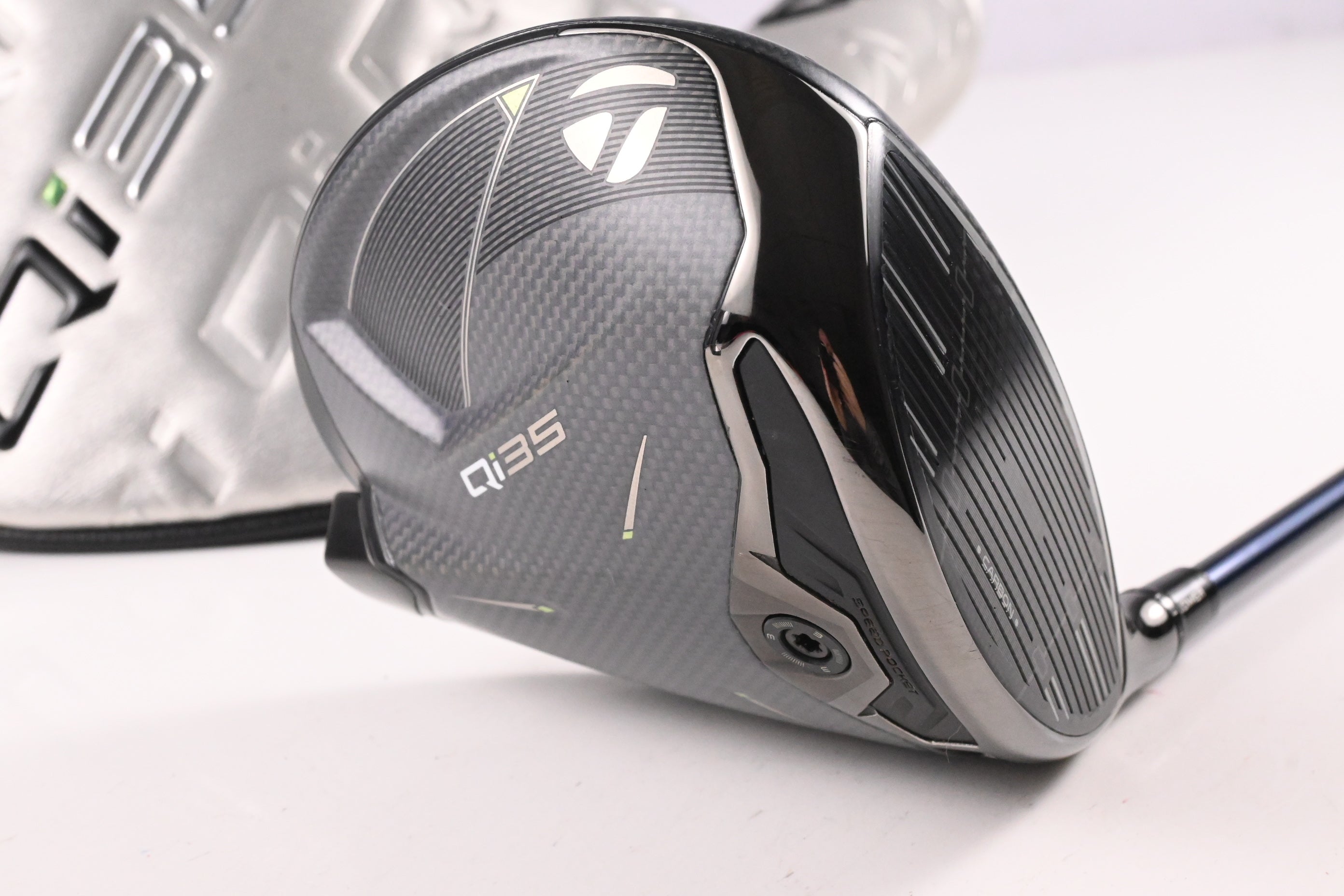 Taylormade Qi35 Driver / 10.5 Degree / Regular Flex Ventus Blue 5 Shaft