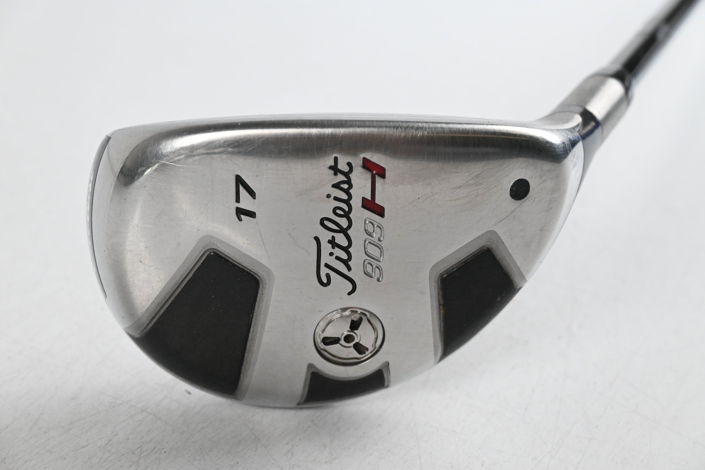 Titleist 909H #2 Hybrid / 17 Degree / Regular Flex Aldila Vodoo Shaft