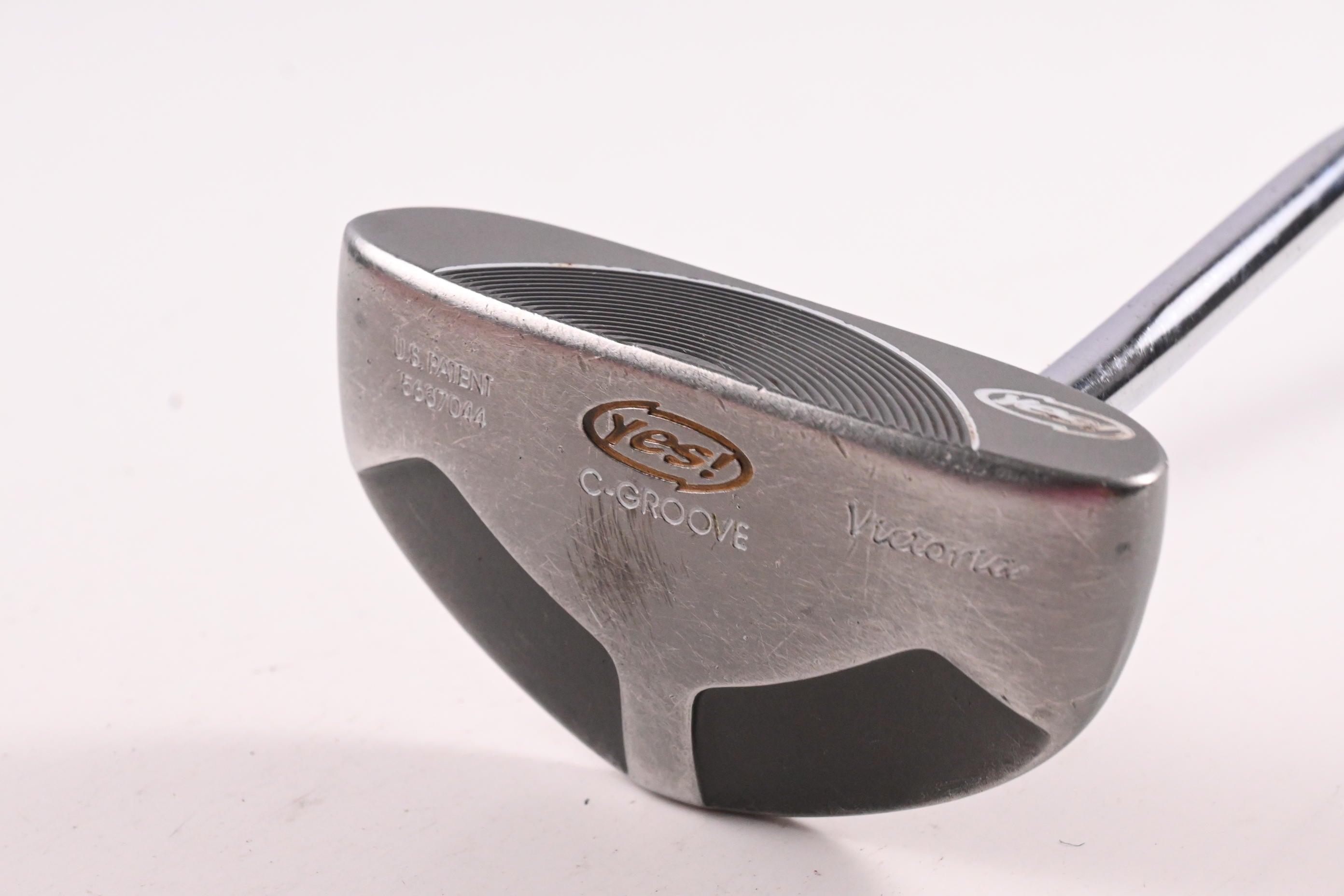 Yes! C-Groove Victoria Putter / 34 Inch