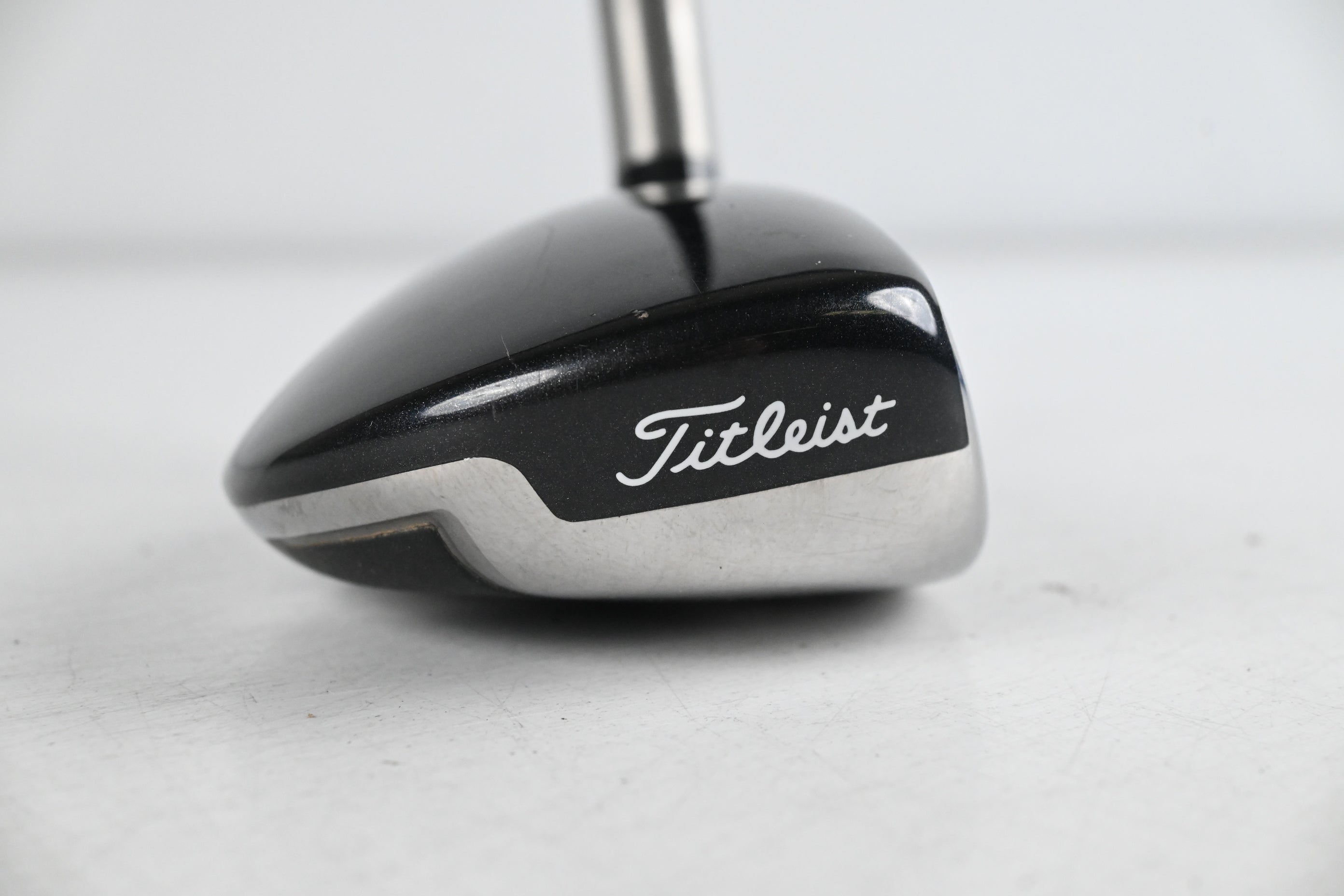 Titleist 909H #2 Hybrid / 17 Degree / Regular Flex Aldila Vodoo Shaft