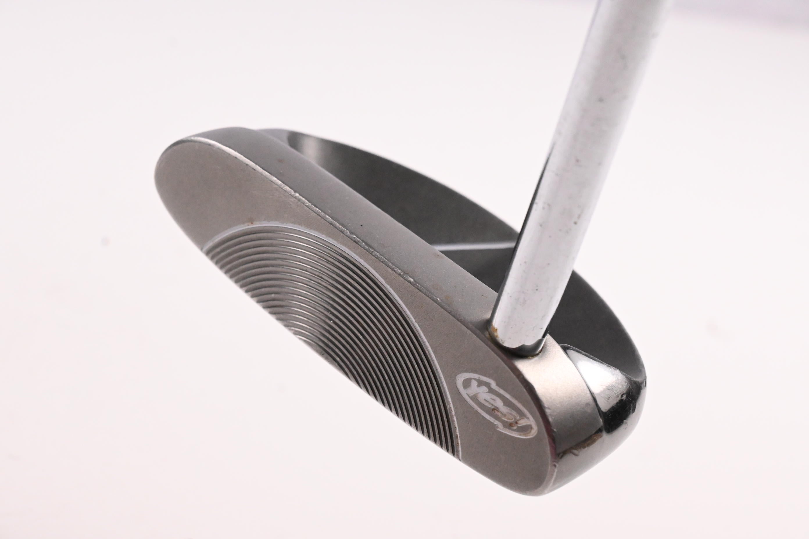 Yes! C-Groove Victoria Putter / 34 Inch