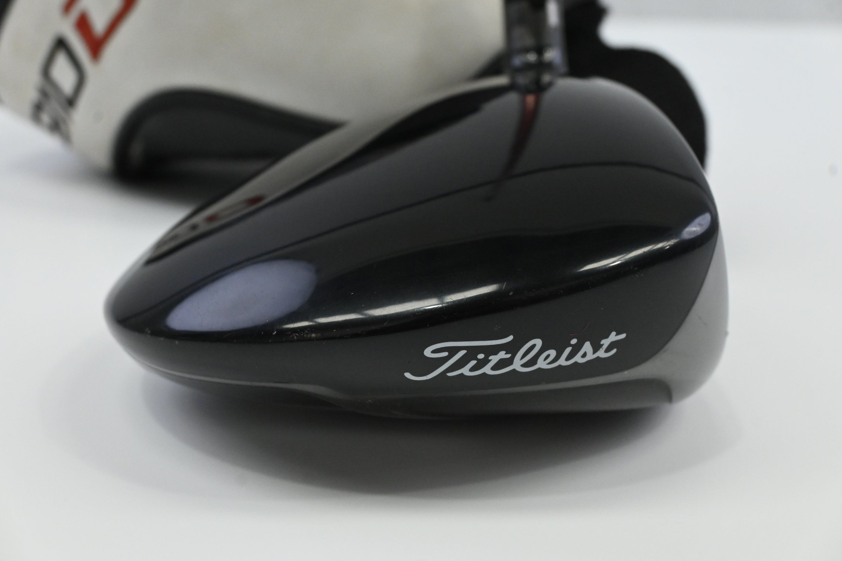 Titleist 910 D2 Driver / 10.5 Degree / Regular Flex Diamana 'ilima 61 Shaft
