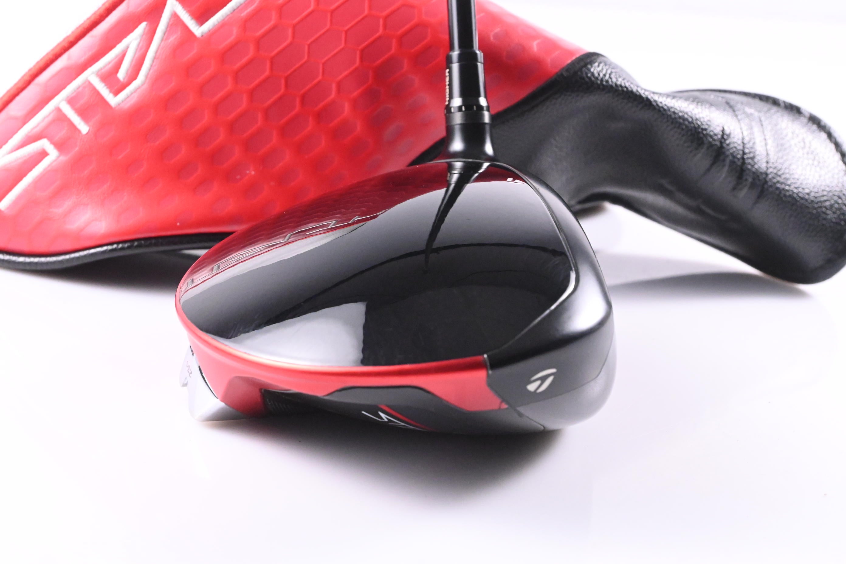 Taylormade Stealth 2 Driver / 10.5 Degree / Stiff Flex Kai'li Red 60 Shaft