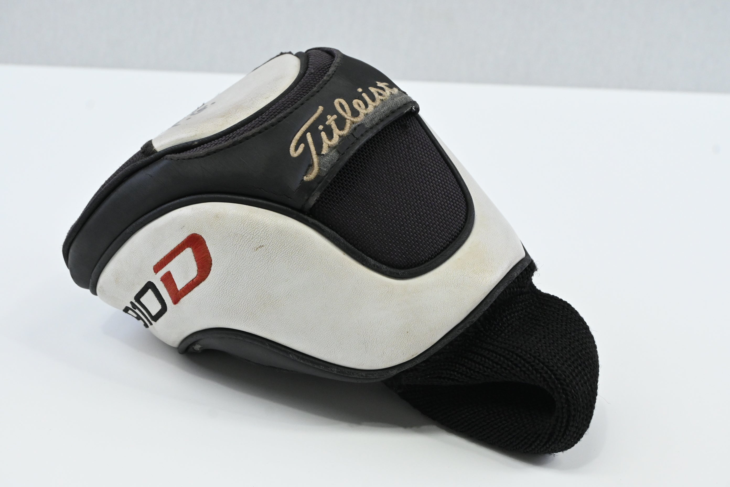 Titleist 910 D2 Driver / 10.5 Degree / Regular Flex Diamana 'ilima 61 Shaft