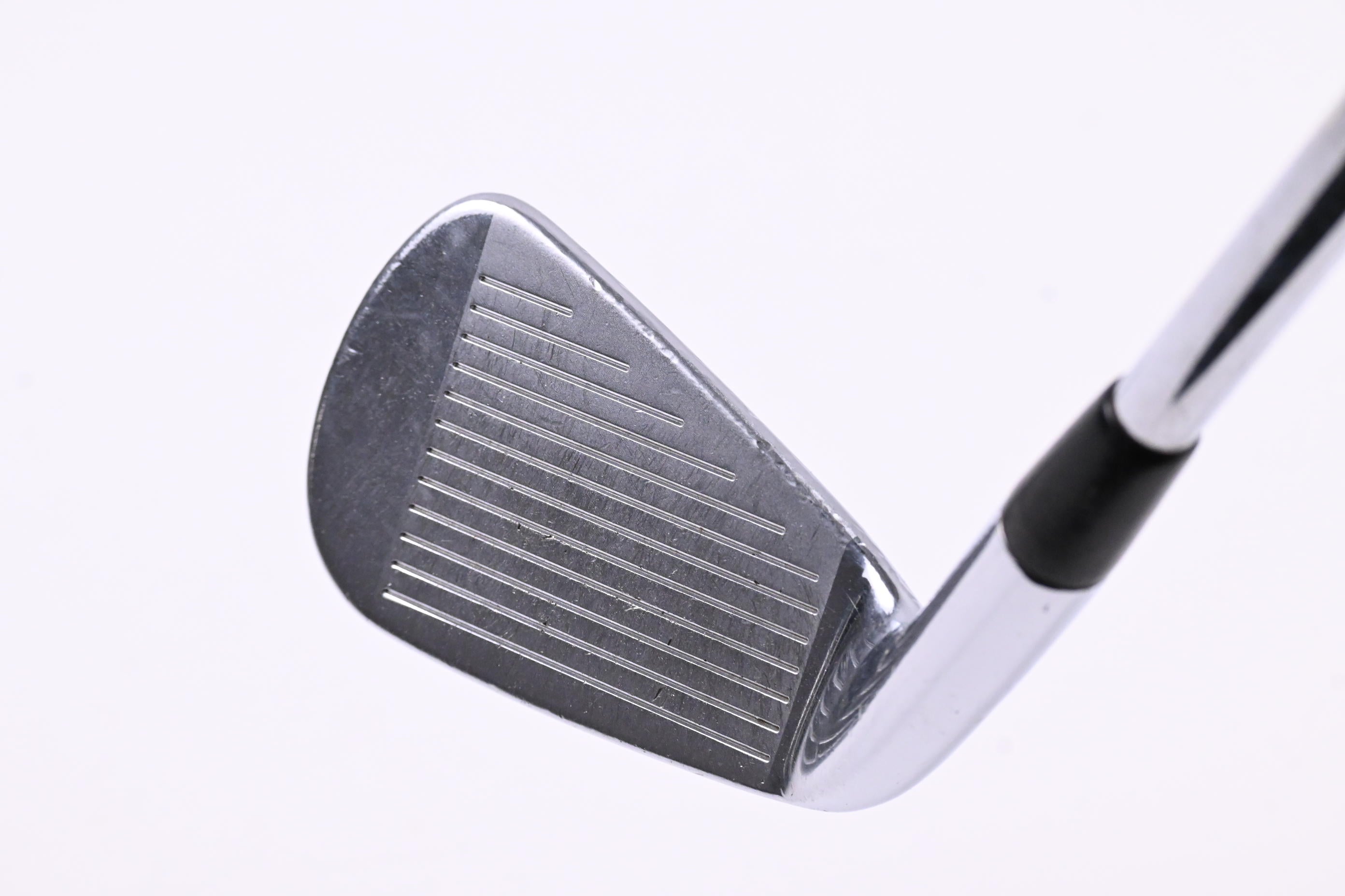 Titleist 712 AP2 #7 Iron / Regular Flex Dynamic Gold Shaft