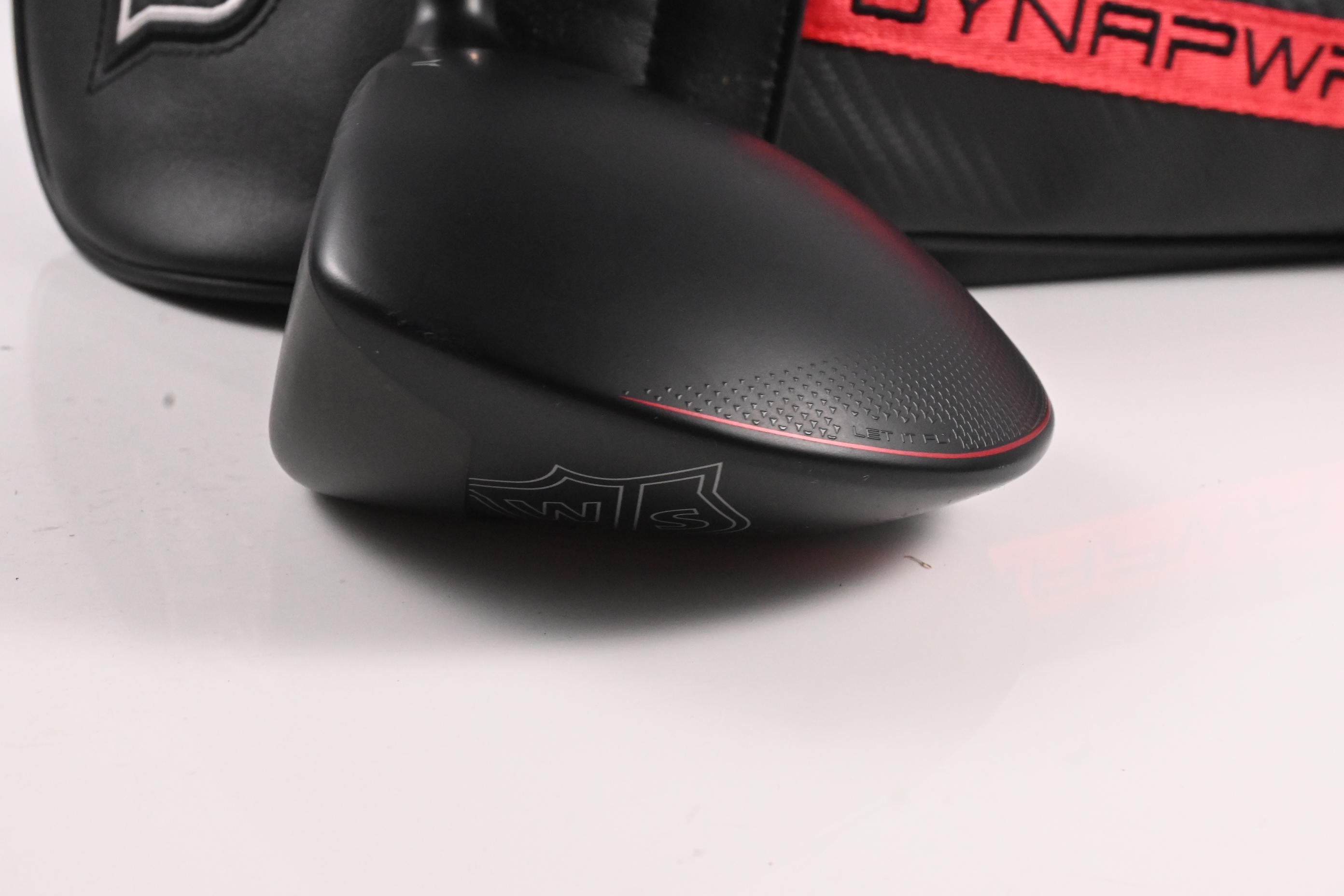 Left Hand Wilson Dynapower 2023 Driver / 10.5 Degree / Regular Flex HZRDUS Shaft