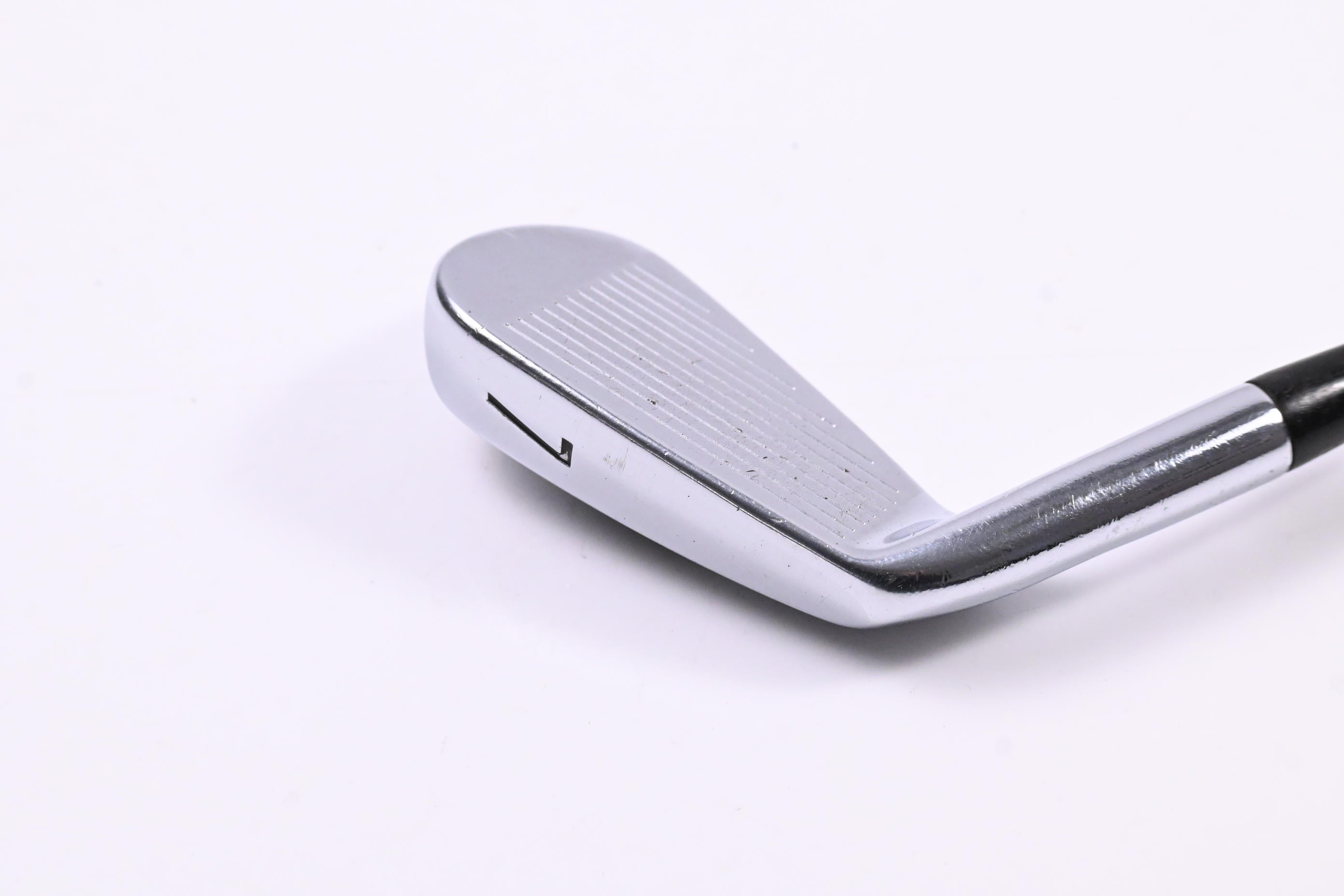 Titleist 712 AP2 #7 Iron / Regular Flex Dynamic Gold Shaft