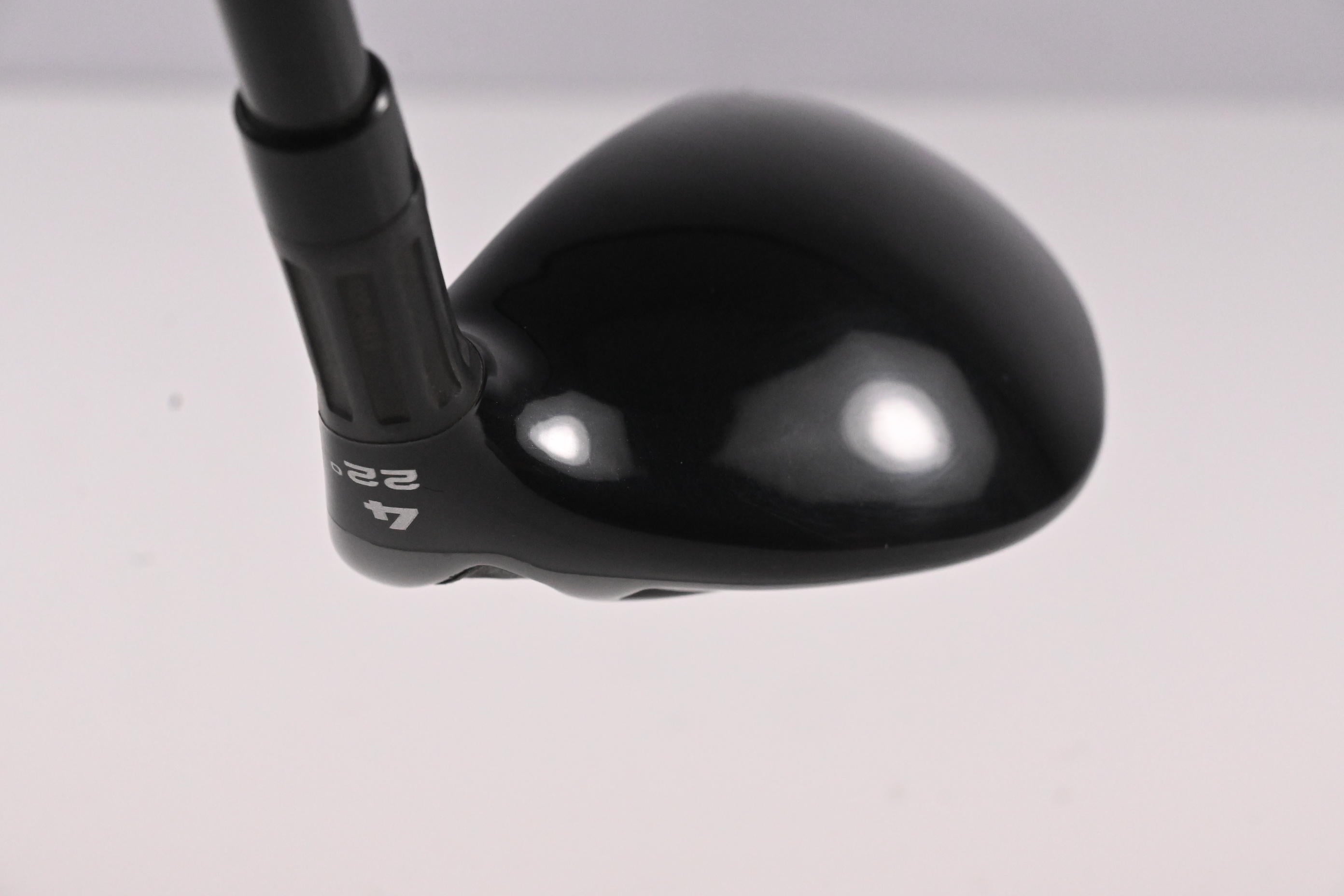 Taylormade M2 2016 #4 Hybrid / 22 Degree / Regular Flex M2 REAX 65 Shaft