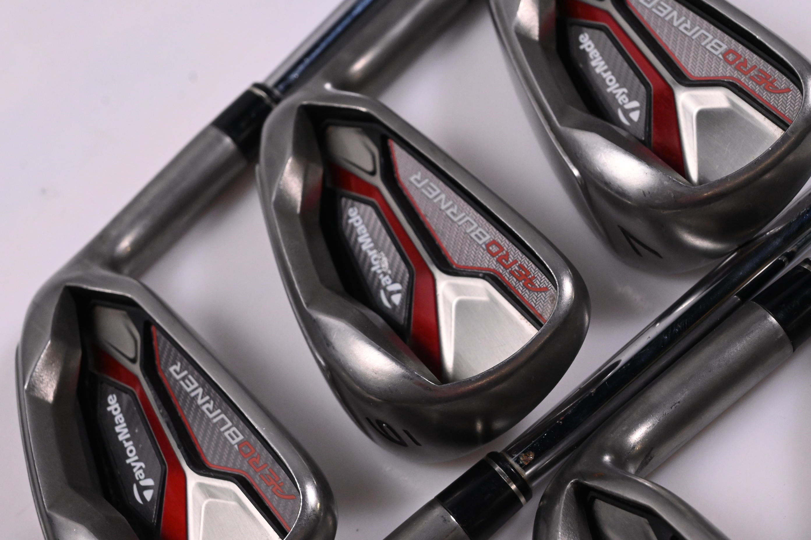 Taylormade Aeroburner Irons / 5-PW / Regular Flex Reax 88 Shafts