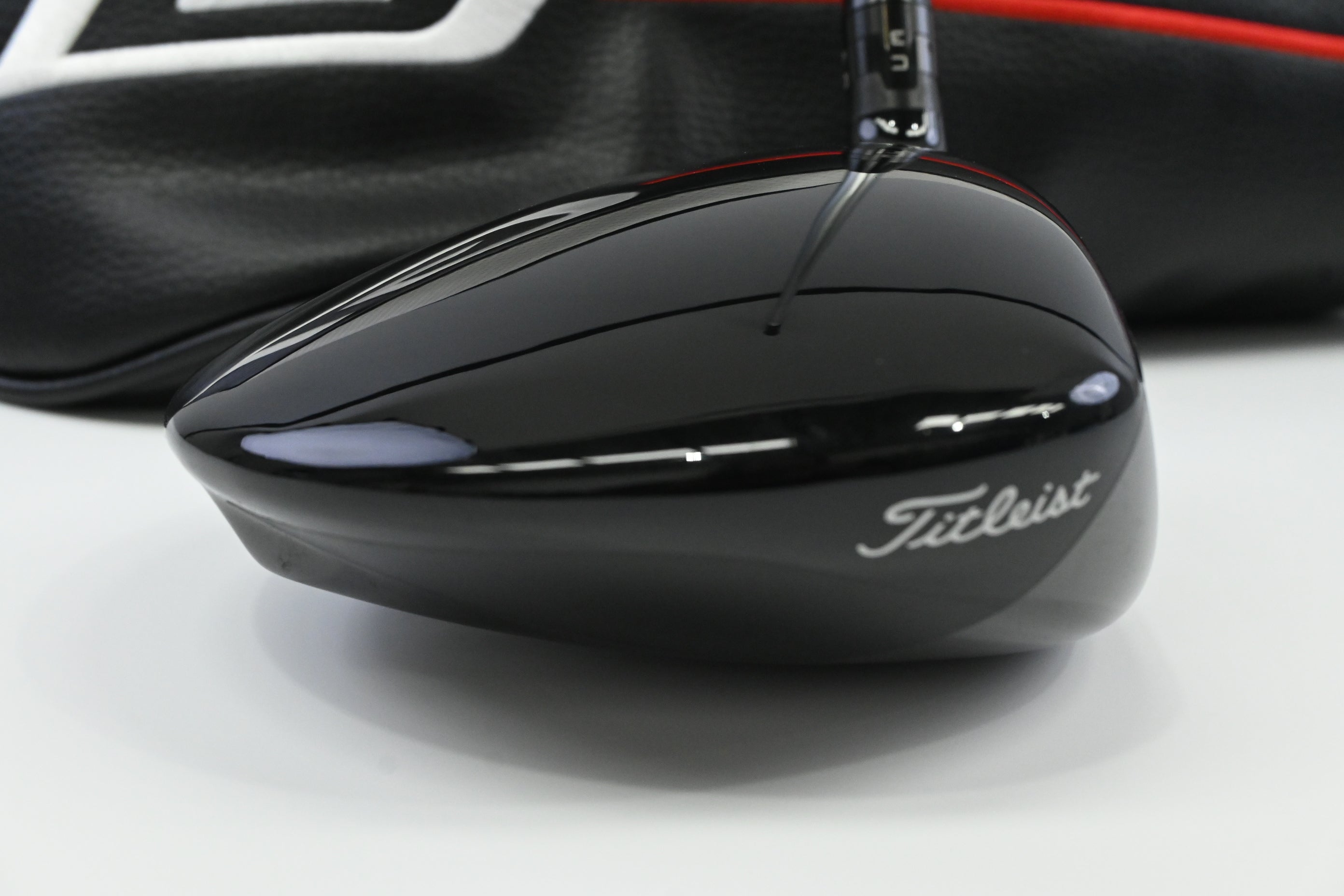 Titleist GT1 Driver / 10 Degree / Regular Flex Fujikura AirSpeeder 40 Shaft