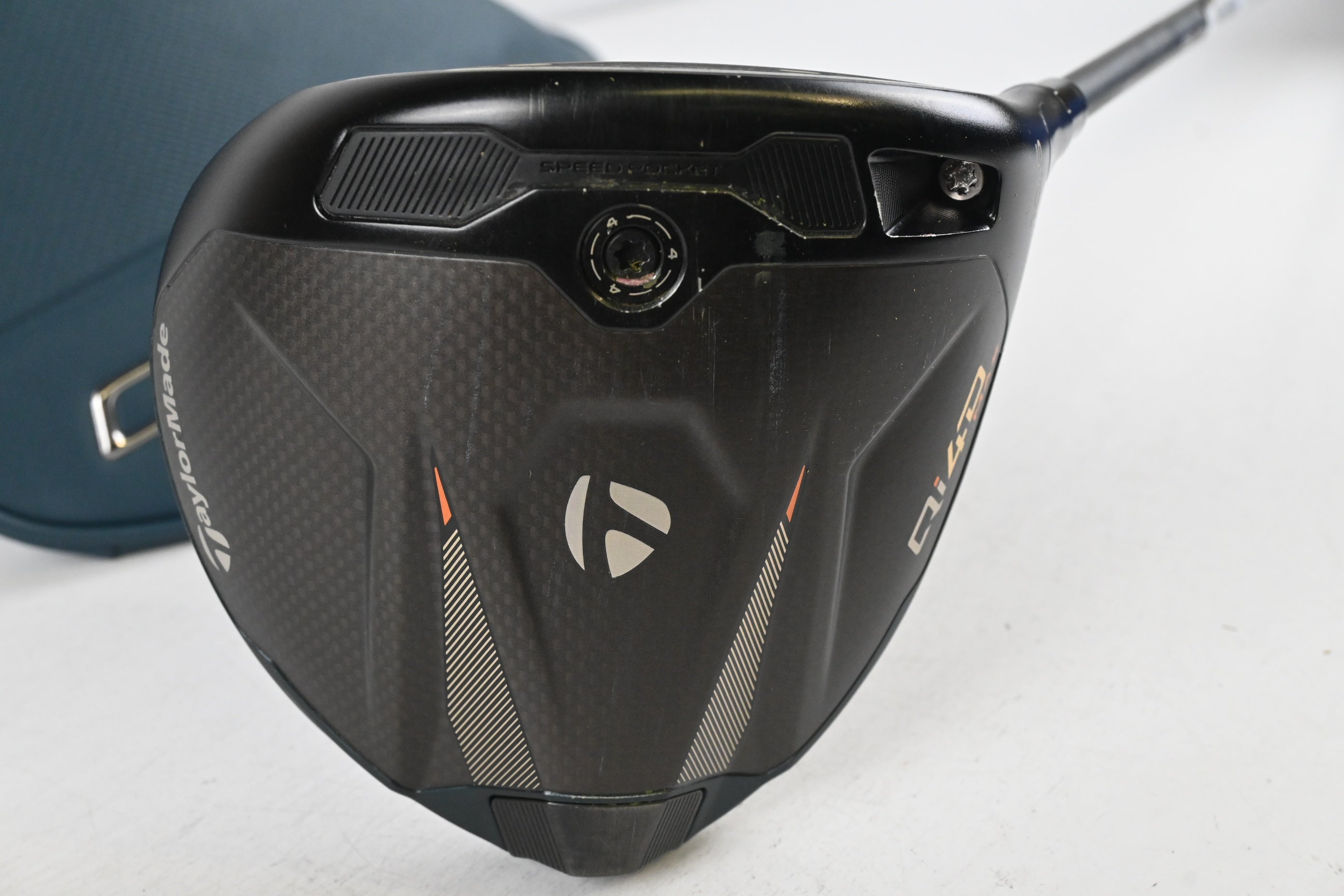 Taylormade Qi4D Max Driver / 10.5 Degree / Regular Flex REAX Red 50 Shaft