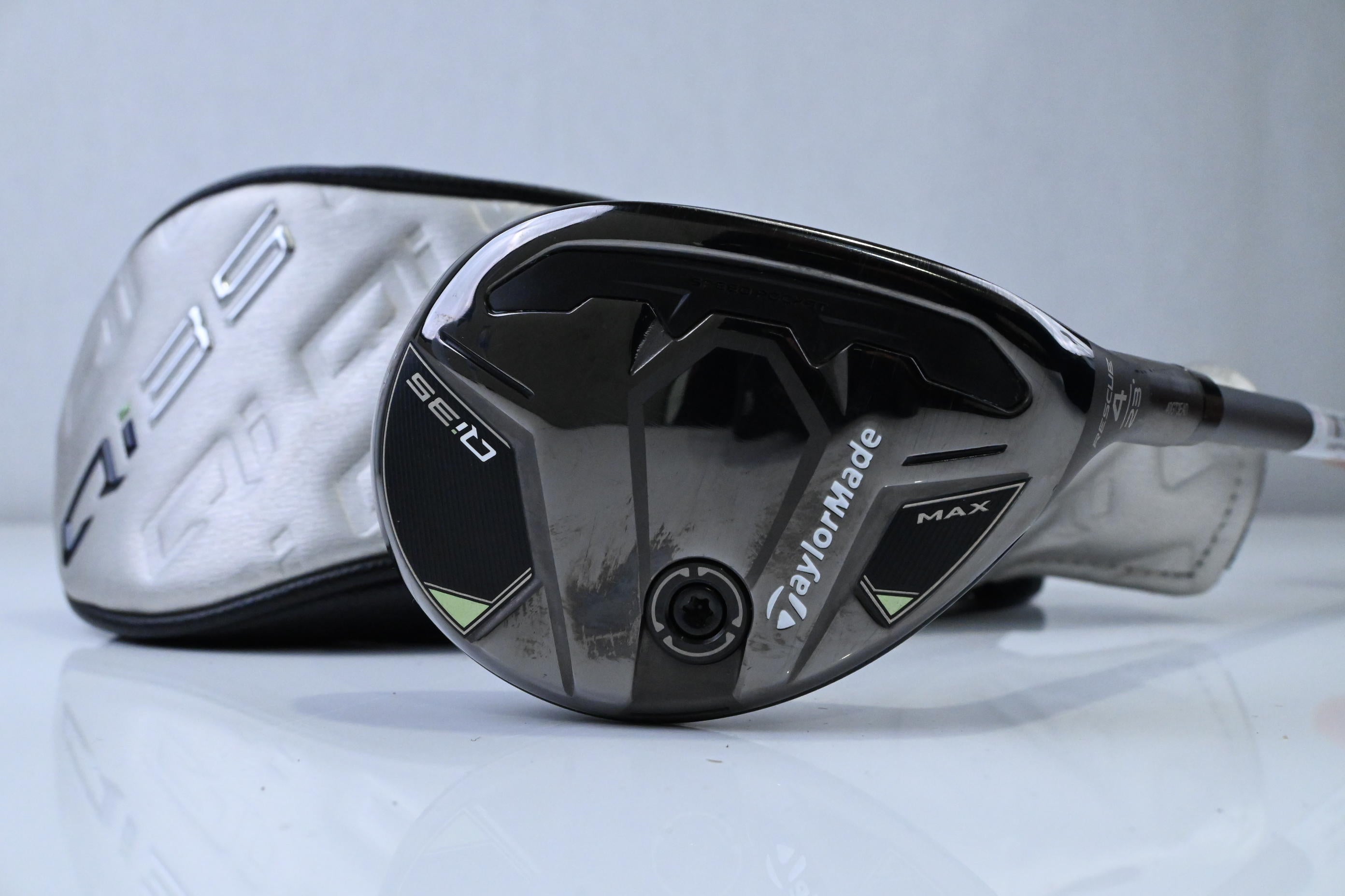 Taylormade Qi35 Max #4 Hybrid / 23 Degree / Regular Flex Fujikura Air Speeder 50
