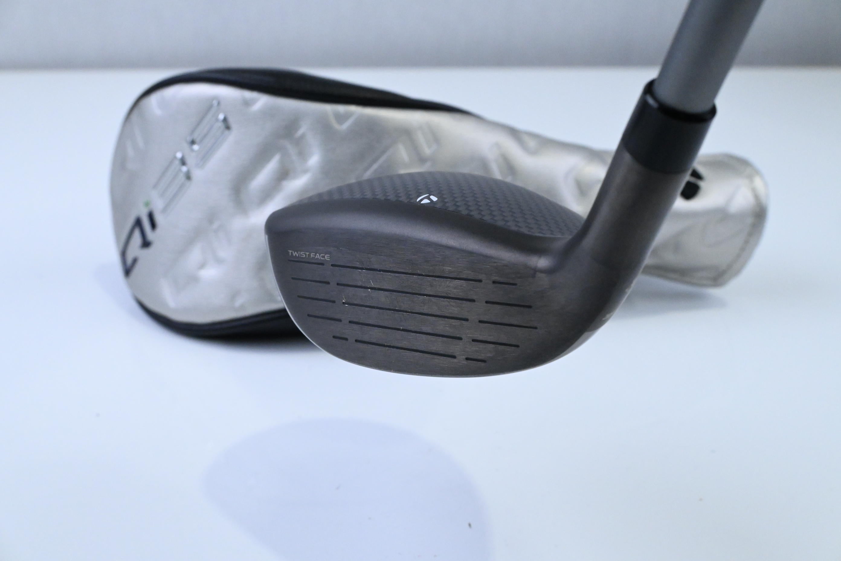Taylormade Qi35 Max #4 Hybrid / 23 Degree / Regular Flex Fujikura Air Speeder 50