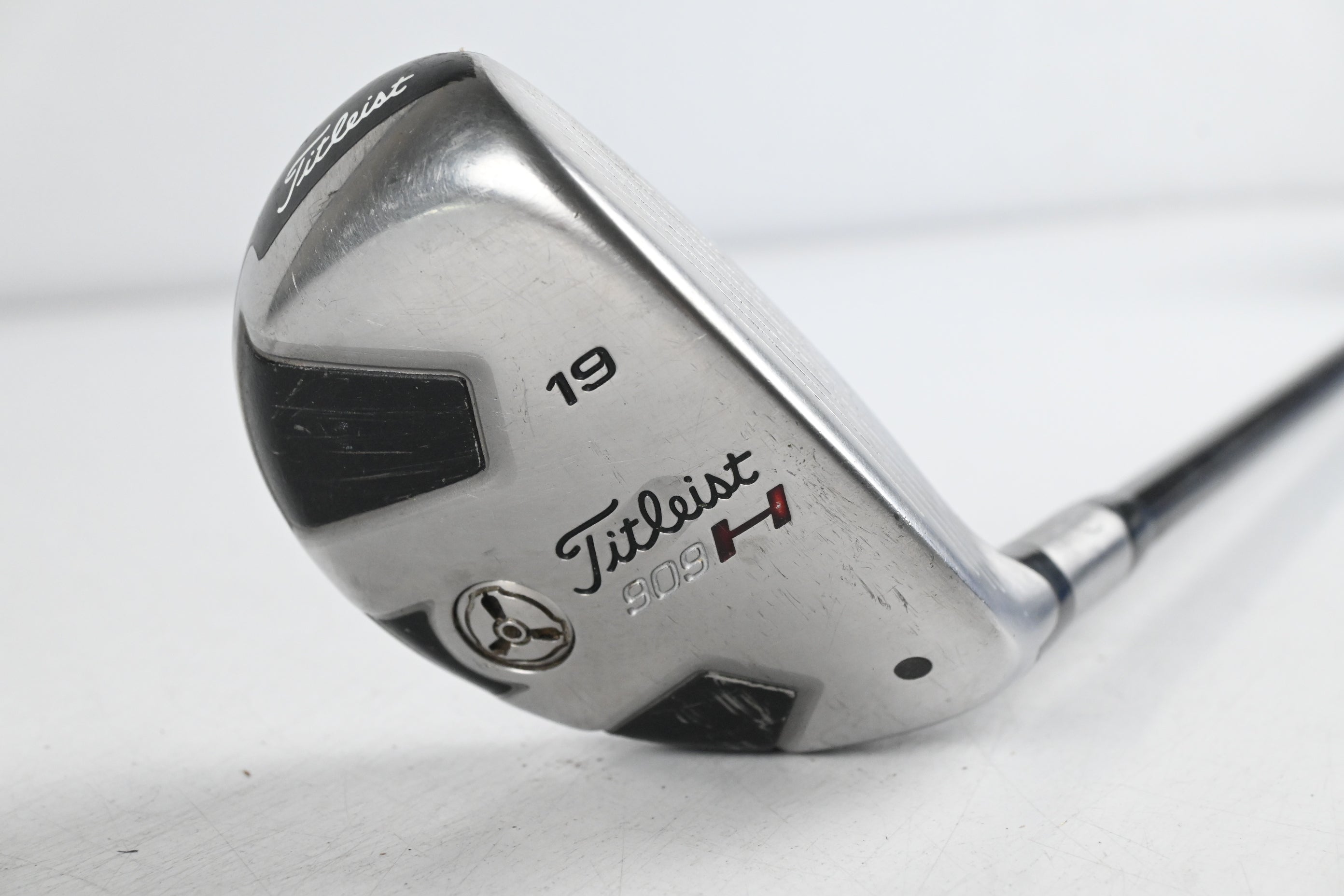 Titleist 909H #3 Hybrid / 19 Degree / Stiff Flex Aldila Voodoo Shaft