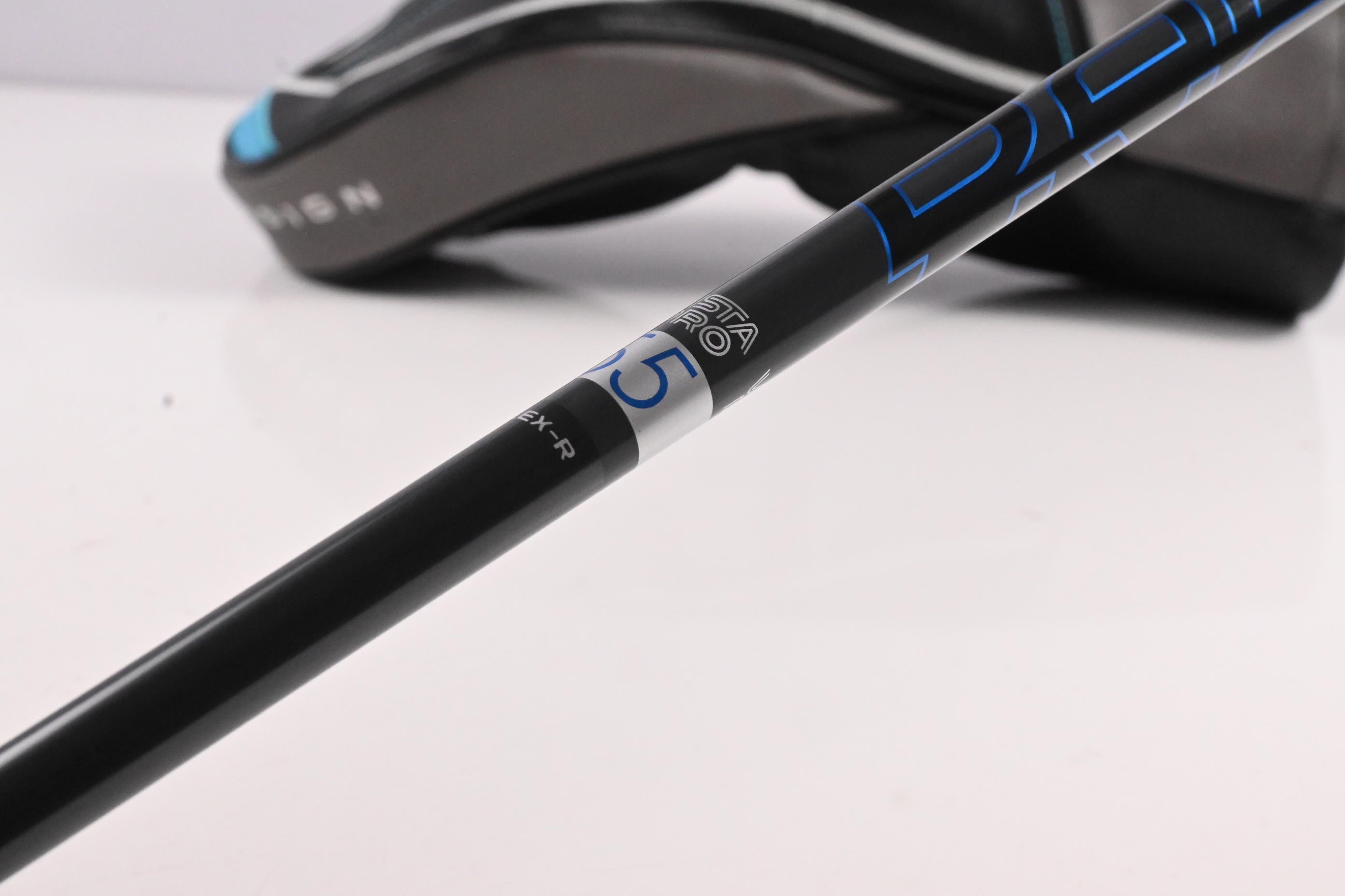 Benross Aero X Driver / 13.5 Degree / Regular Flex Fujikura Vista Pro 55 Shaft