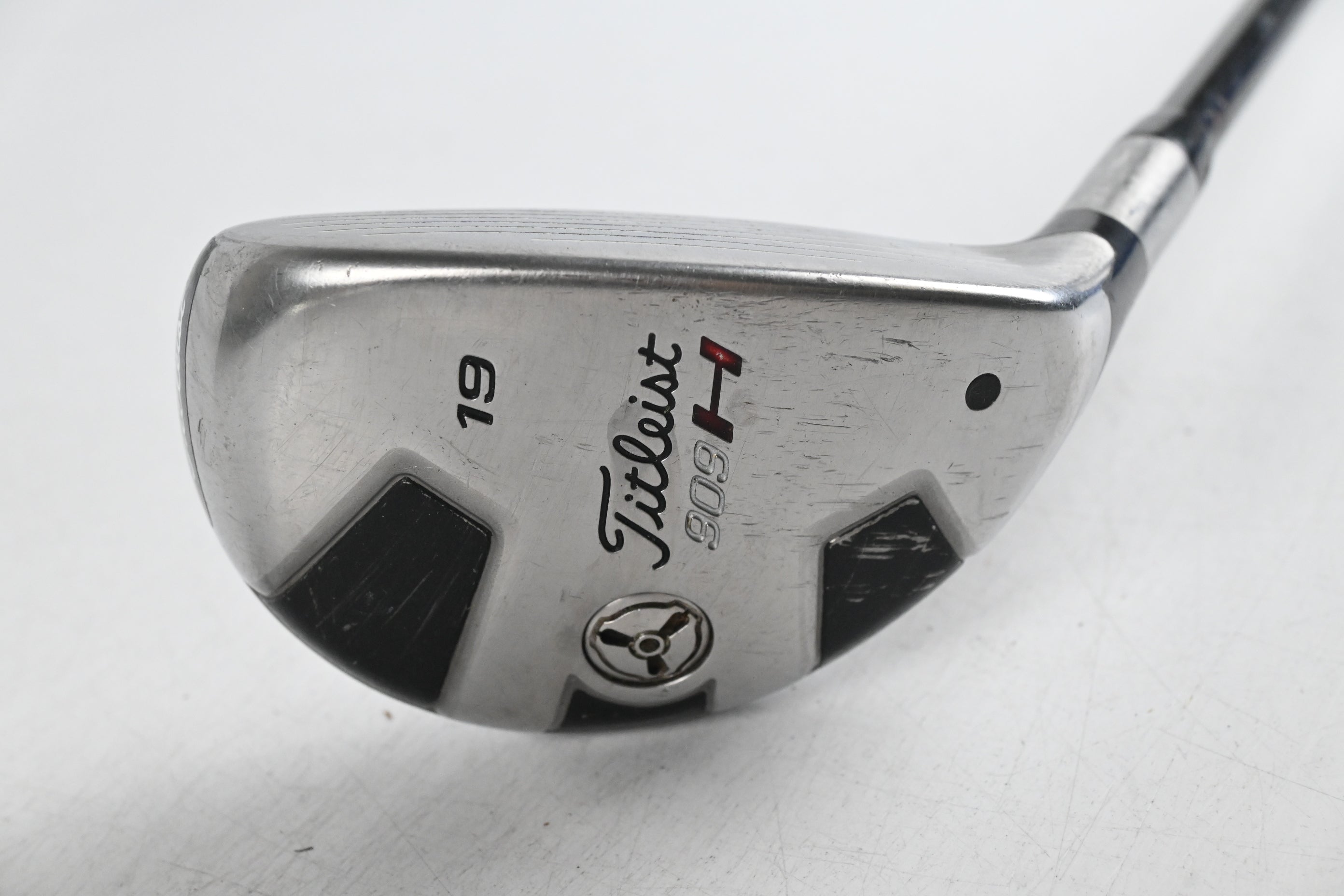 Titleist 909H #3 Hybrid / 19 Degree / Stiff Flex Aldila Voodoo Shaft