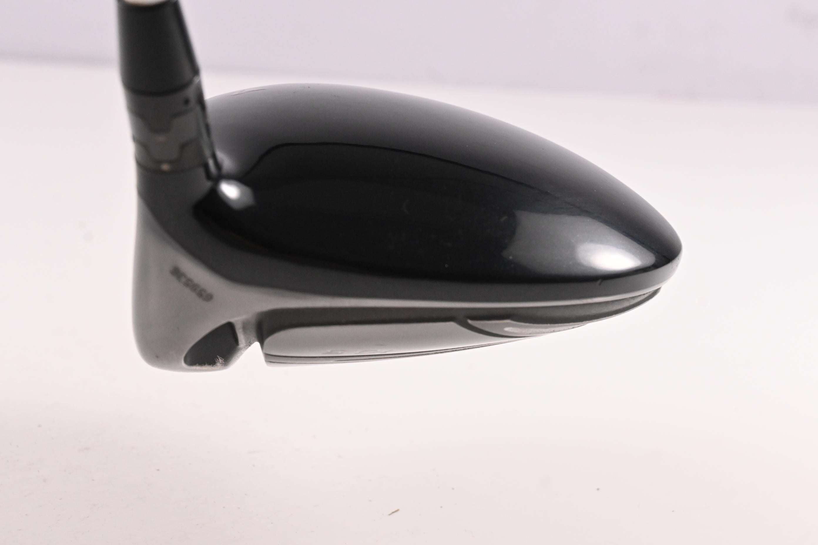 Titleist 915 D2 Driver / 10.5 Degree / Regular Flex Aldila Rogue 60 Shaft