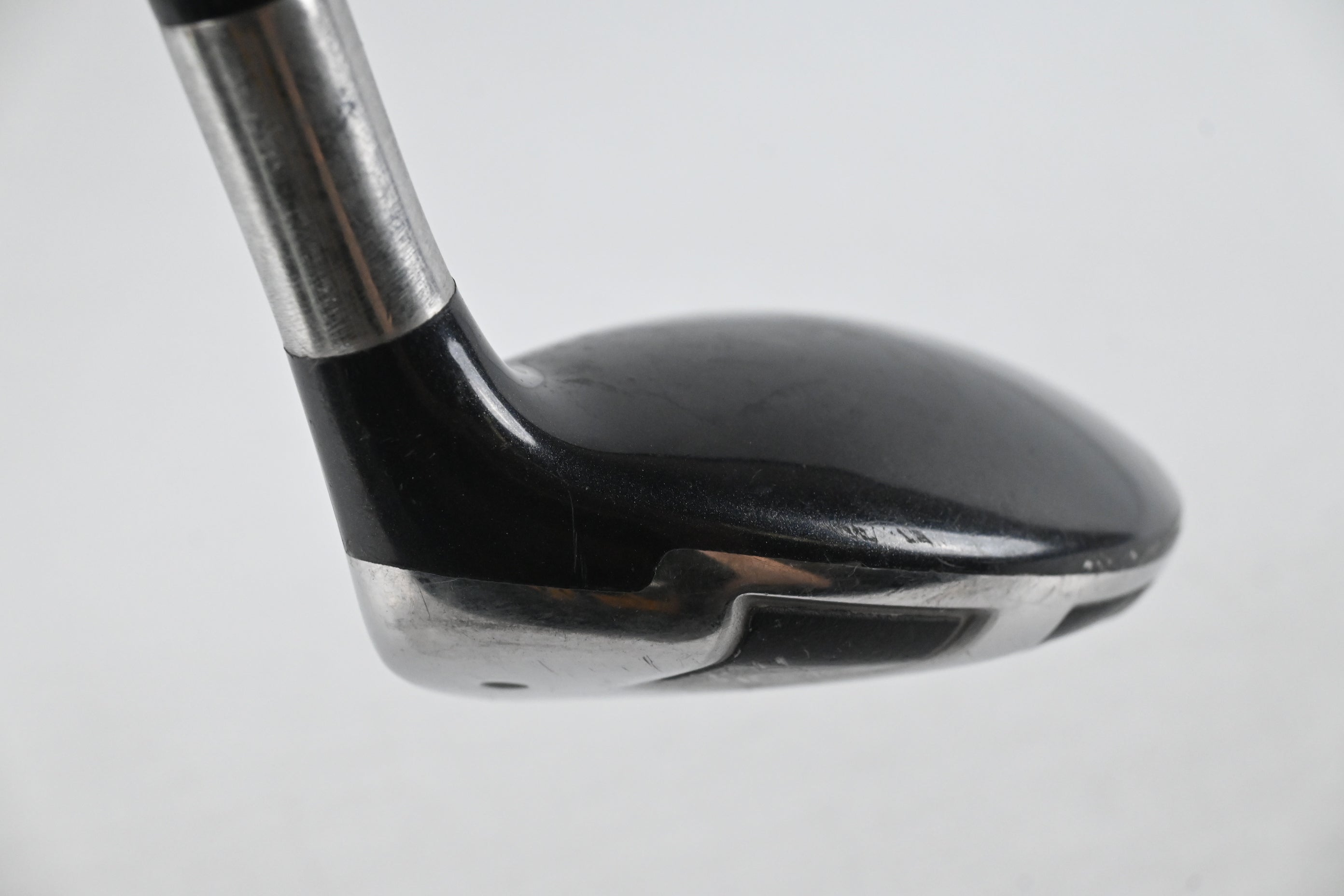 Titleist 909H #3 Hybrid / 19 Degree / Stiff Flex Aldila Voodoo Shaft