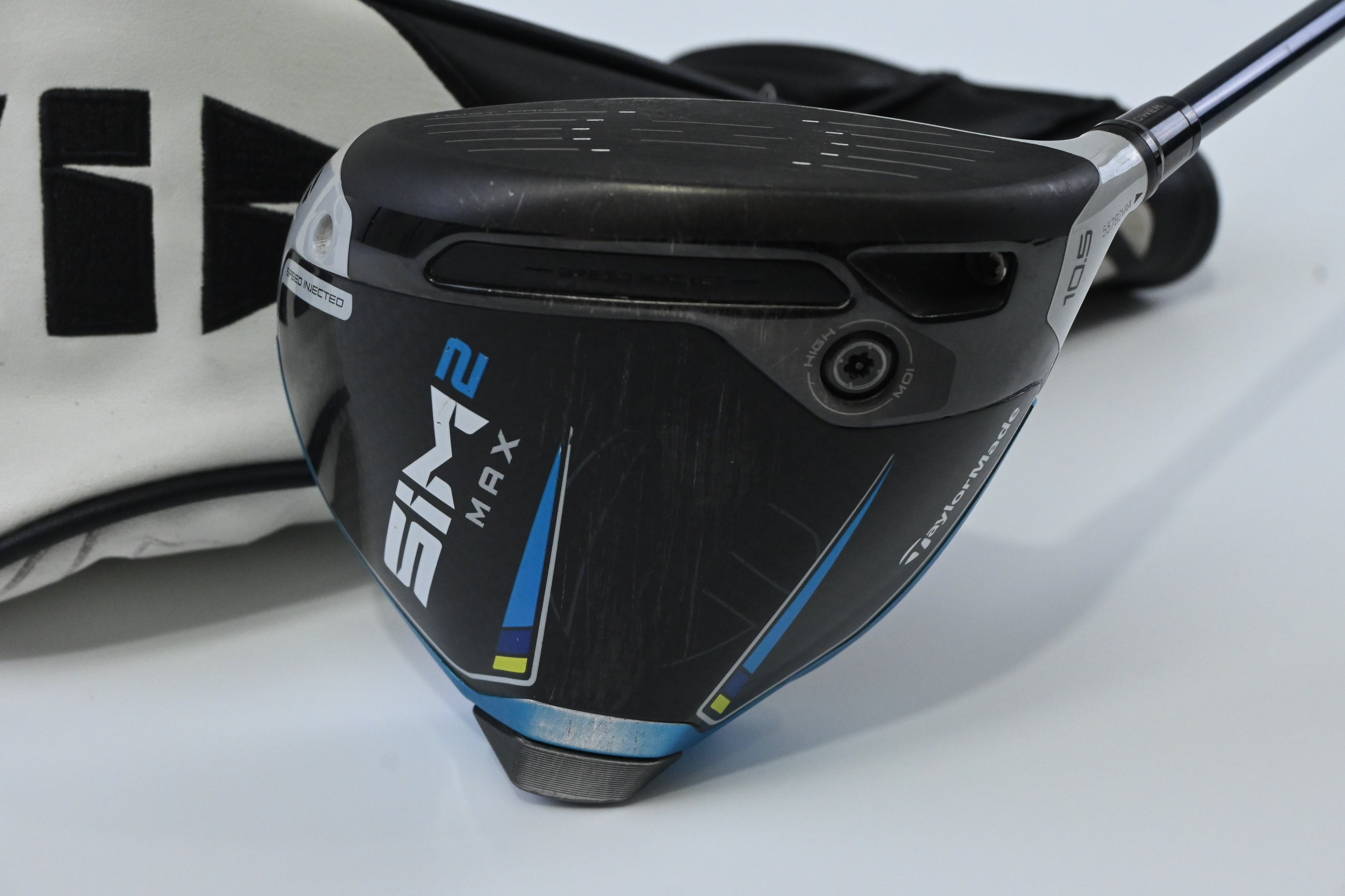 Taylormade SIM2 Max Driver / 10.5 Degree / Regular Flex Fujikura Ventus Blue 5