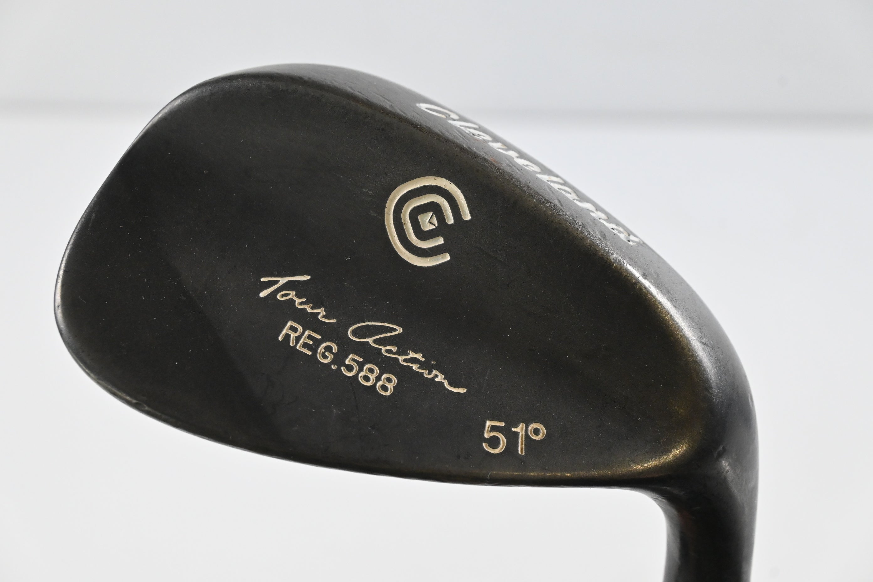 Cleveland 588 Tour Action Gap Wedge / 51 Degree / Stiff Flex Dynamic Gold Shaft