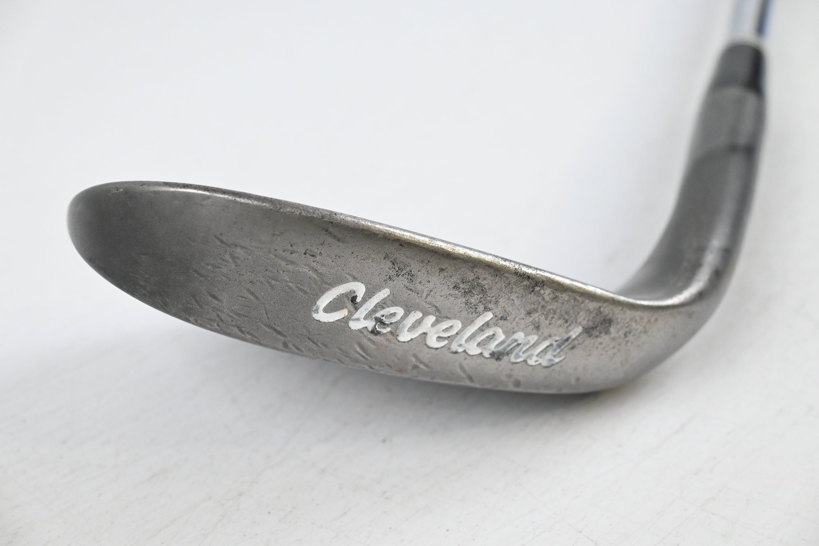 Cleveland 588 Tour Action Gap Wedge / 51 Degree / Stiff Flex Dynamic Gold Shaft