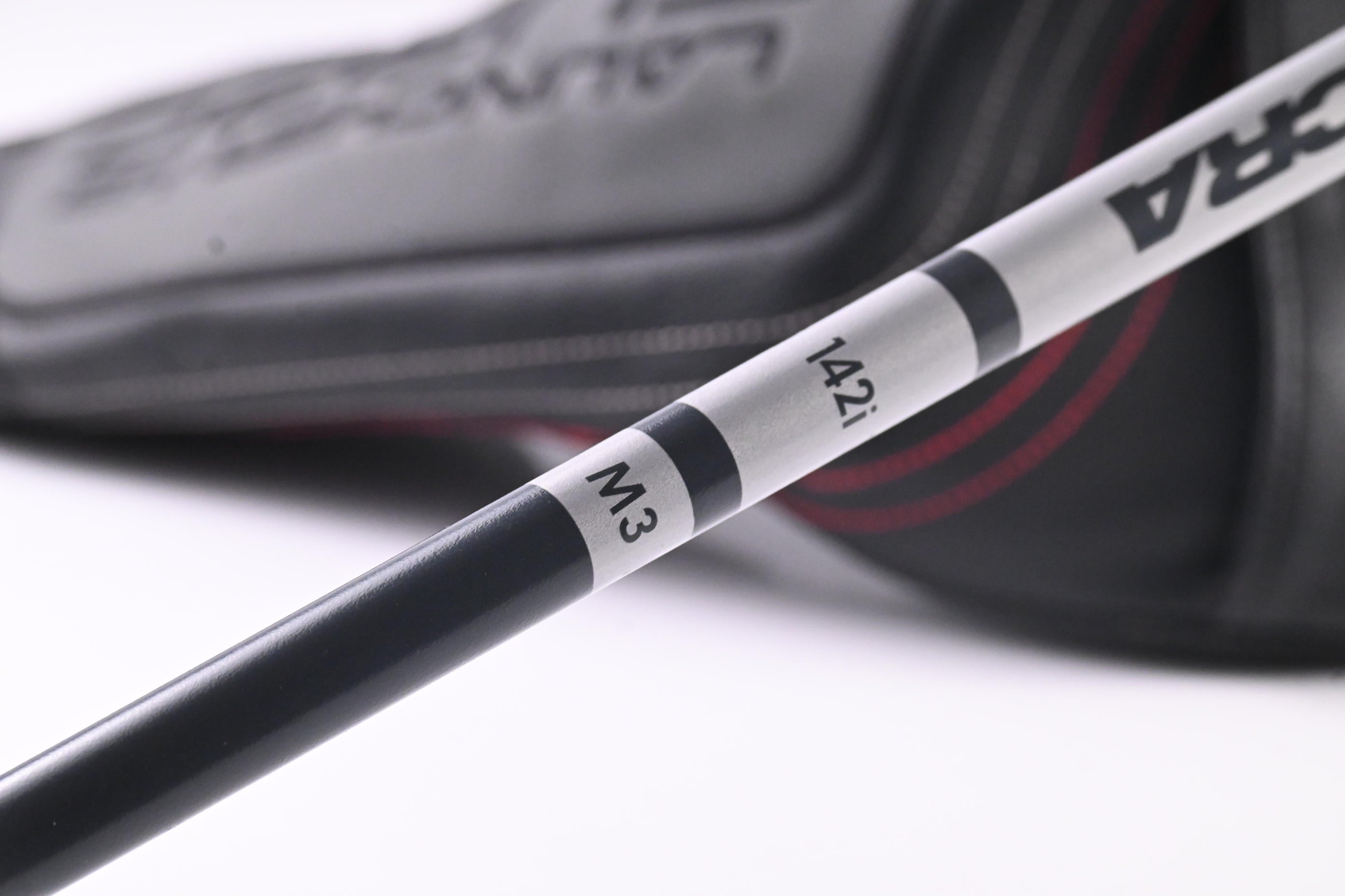 Cleveland Launcher HB Turbo Driver / 10.5 Degree / Regular Flex Accra 142i Shaft