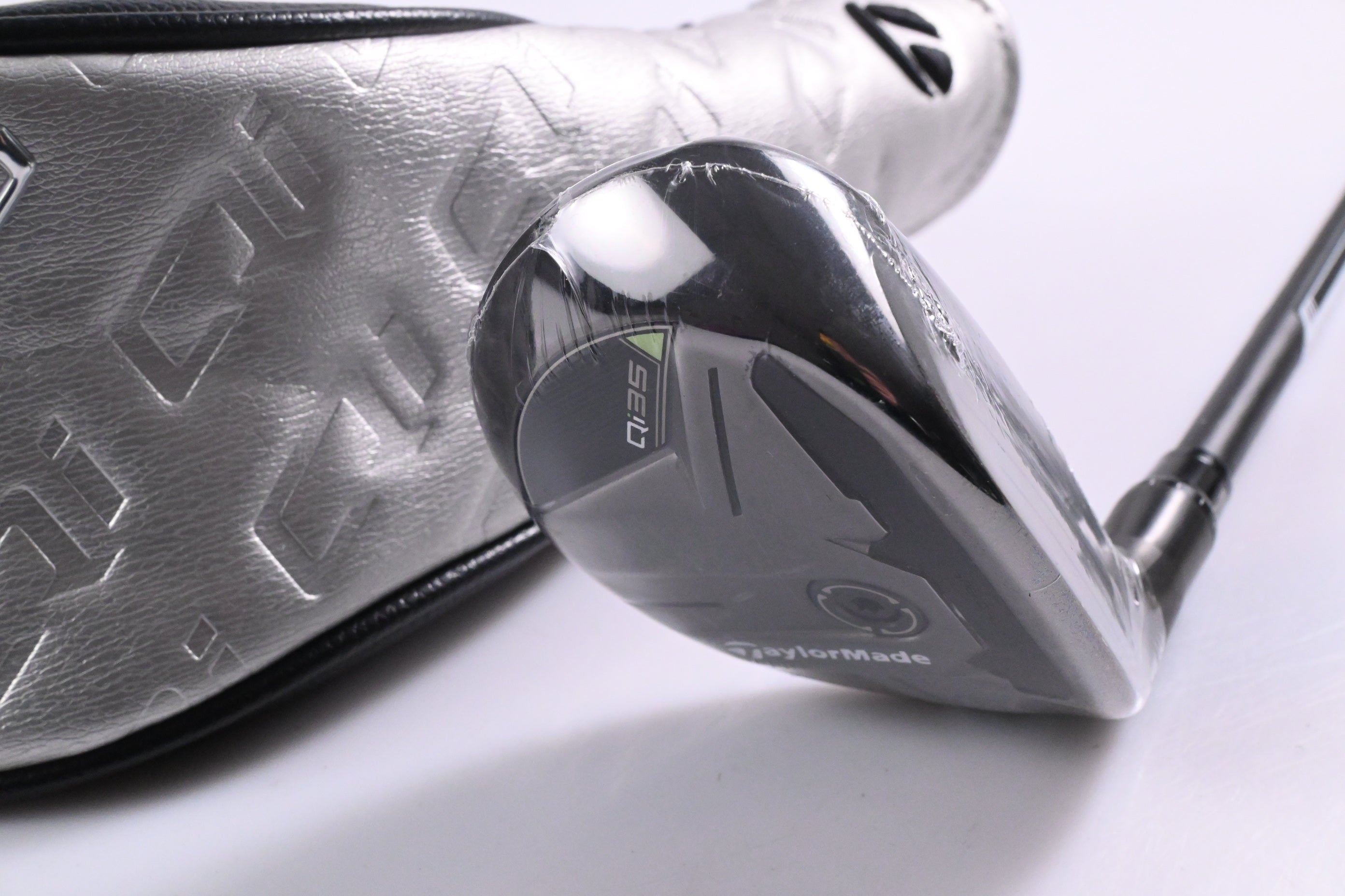 Taylormade Qi35 #4 Hybrid / 22 Degree / Regular Flex Fujikura Ventus Blue 6