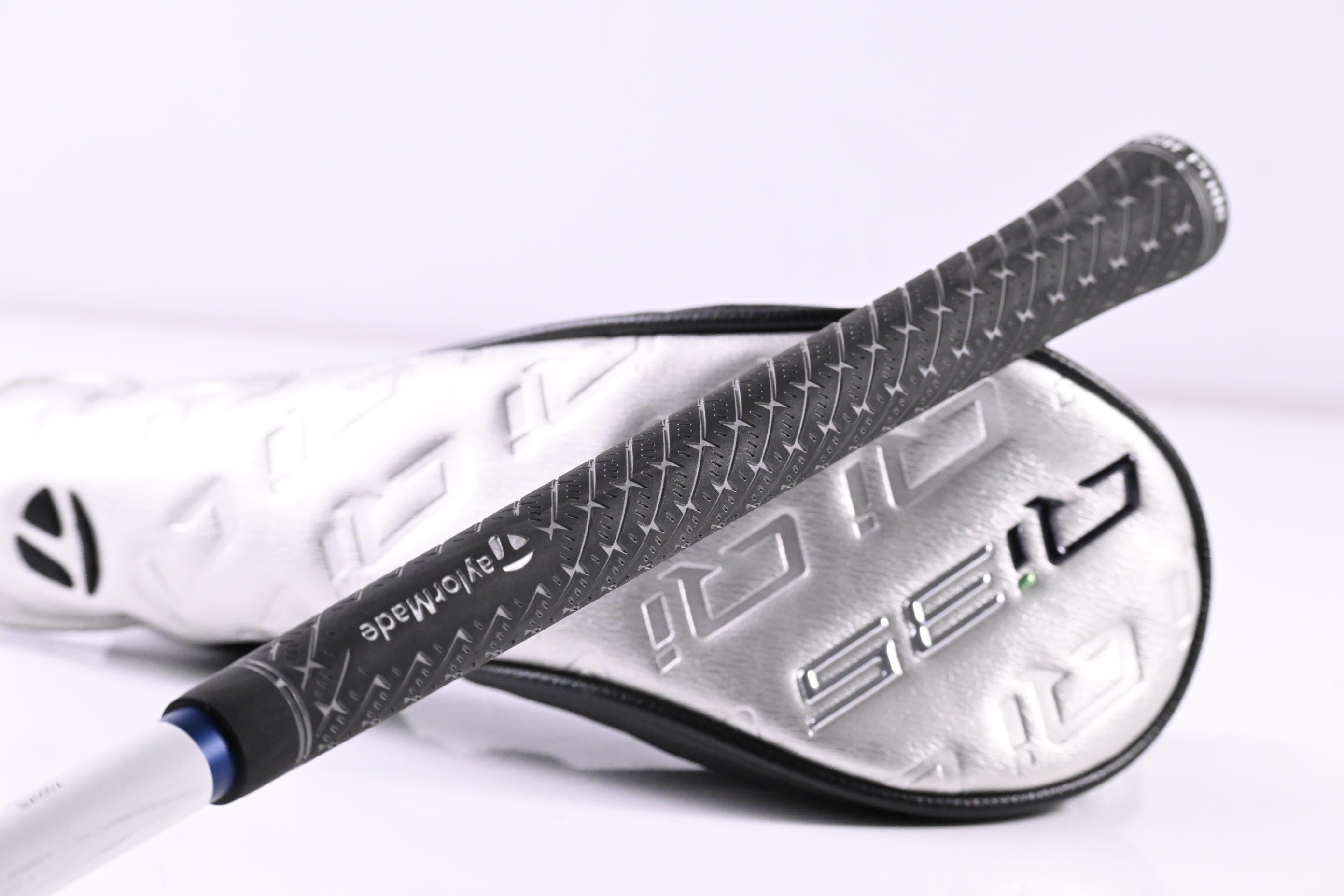 Taylormade Qi35 #4 Hybrid / 22 Degree / Regular Flex Fujikura Ventus Blue 6