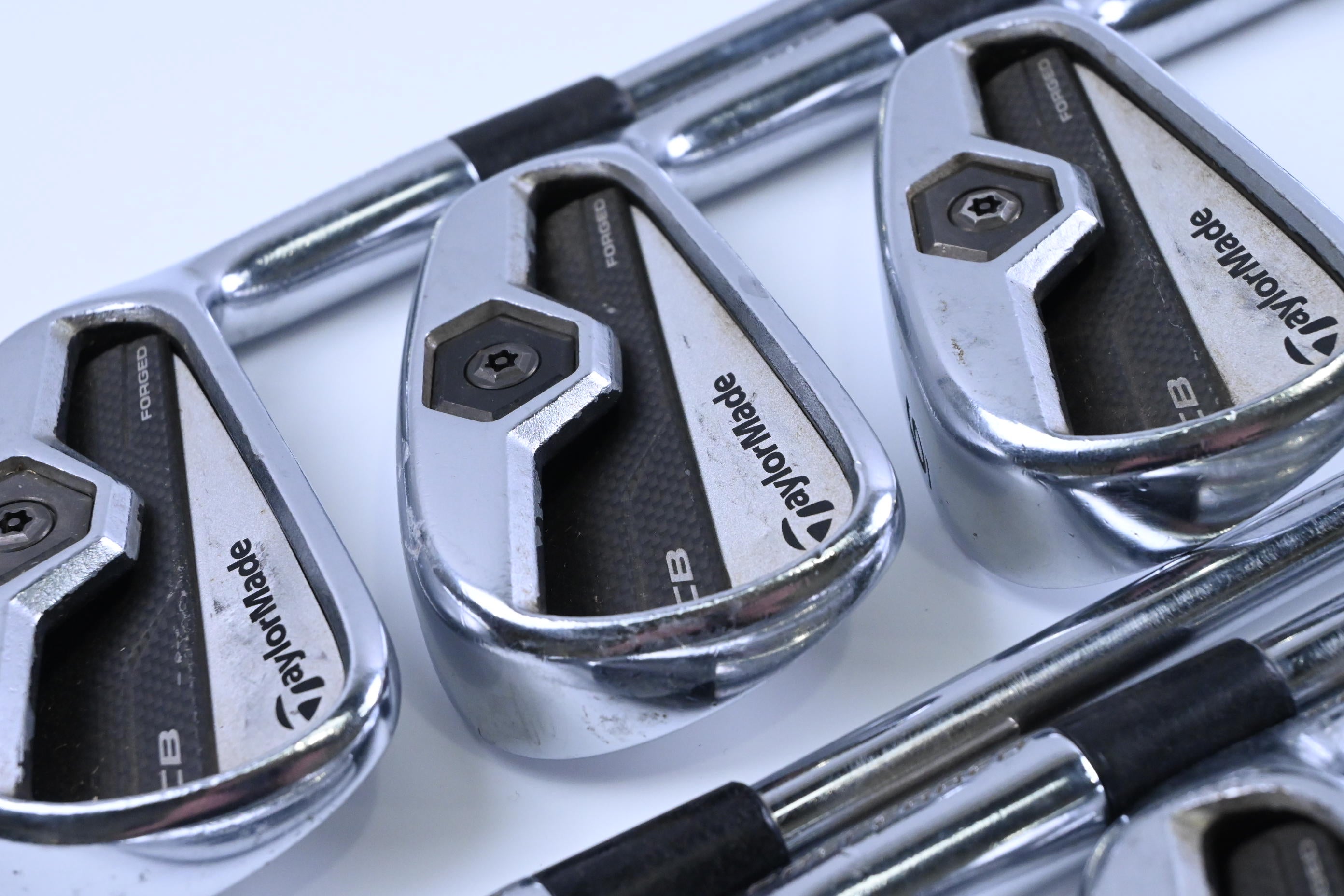 Taylormade Tour Preferred CB 2011 Irons / 4-PW / Regular Flex Dynamic Gold XP