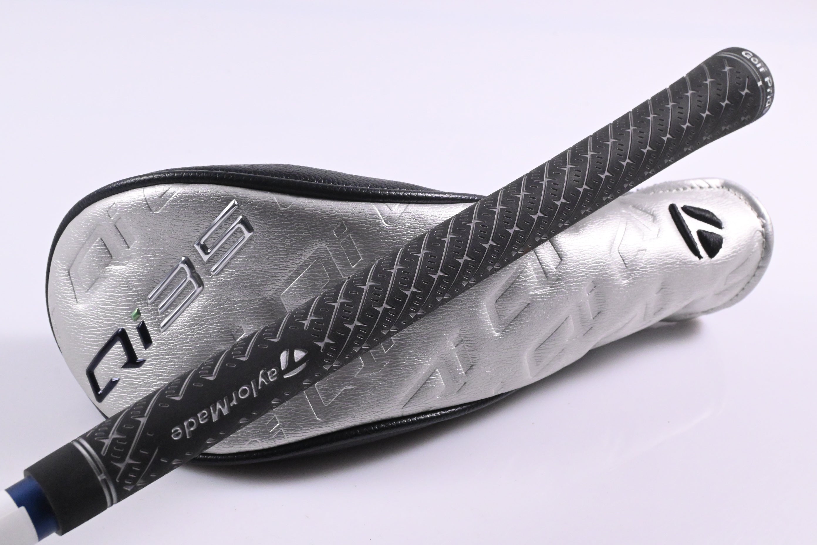Taylormade Qi35 #4 Hybrid / 22 Degree / Regular Flex Fujikura Ventus Blue 6