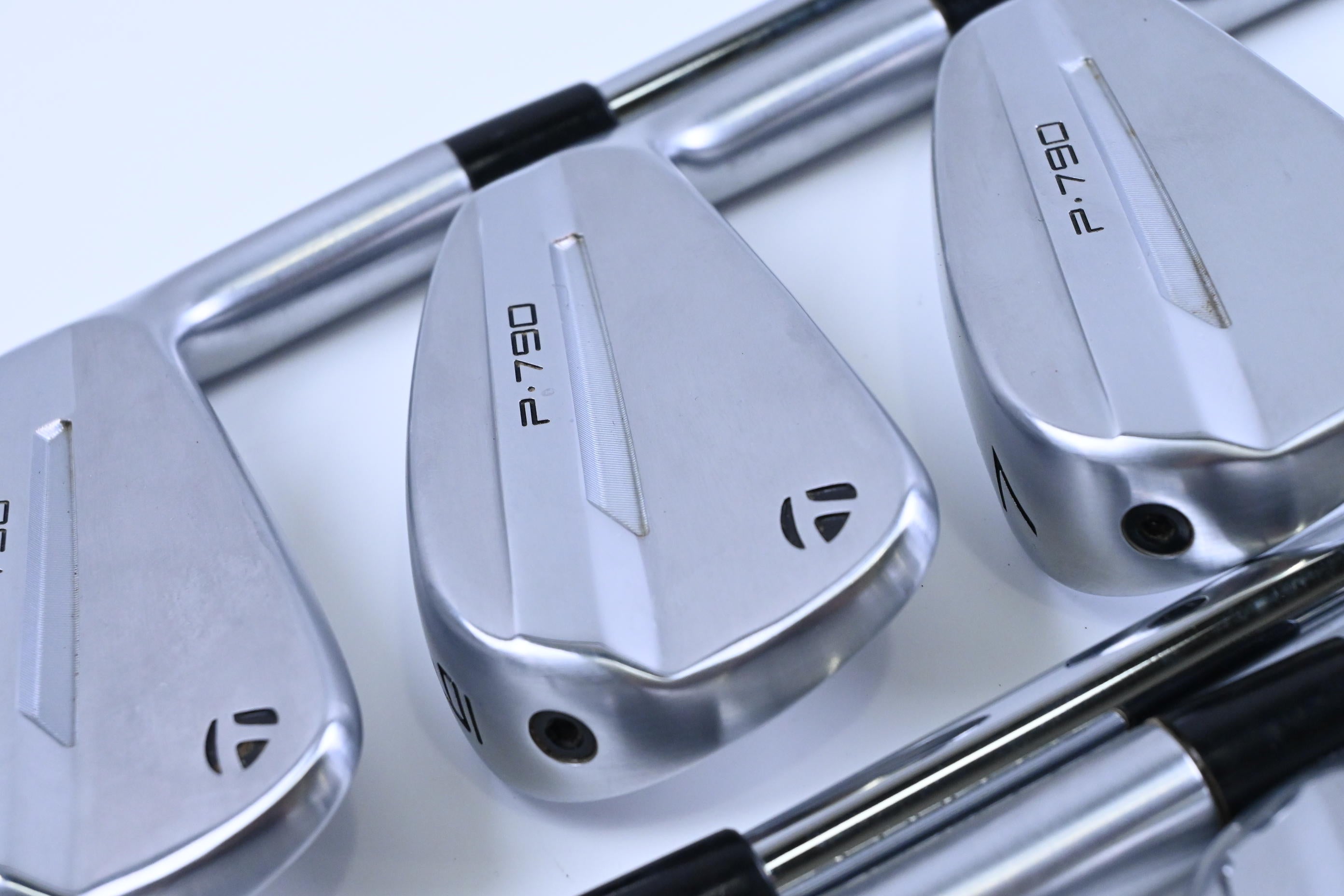 Taylormade P790 2025 Irons / 5-PW+AW / Regular Flex Elevate MPH 95 Shafts