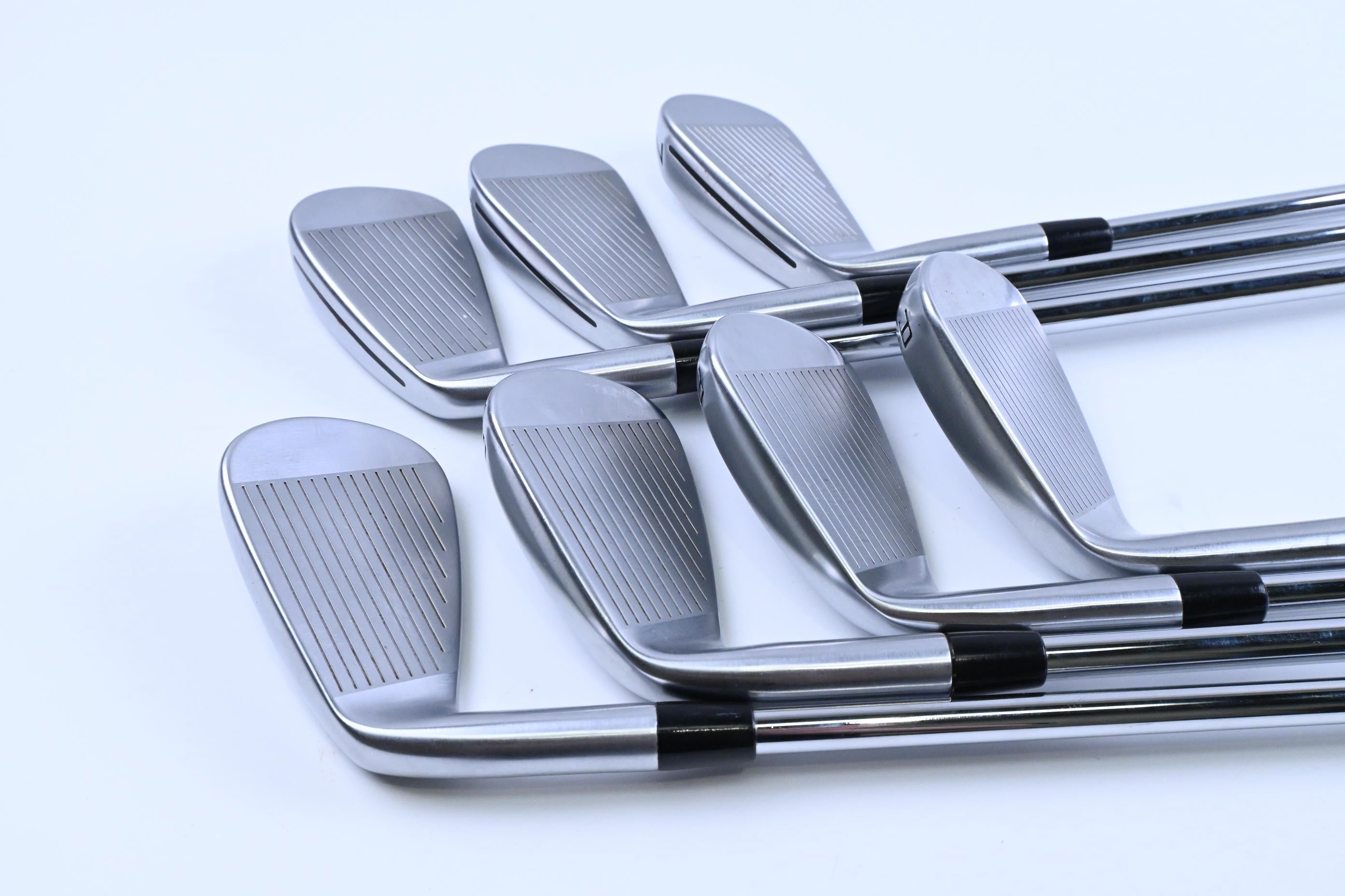 Taylormade P790 2025 Irons / 5-PW+AW / Regular Flex Elevate MPH 95 Shafts
