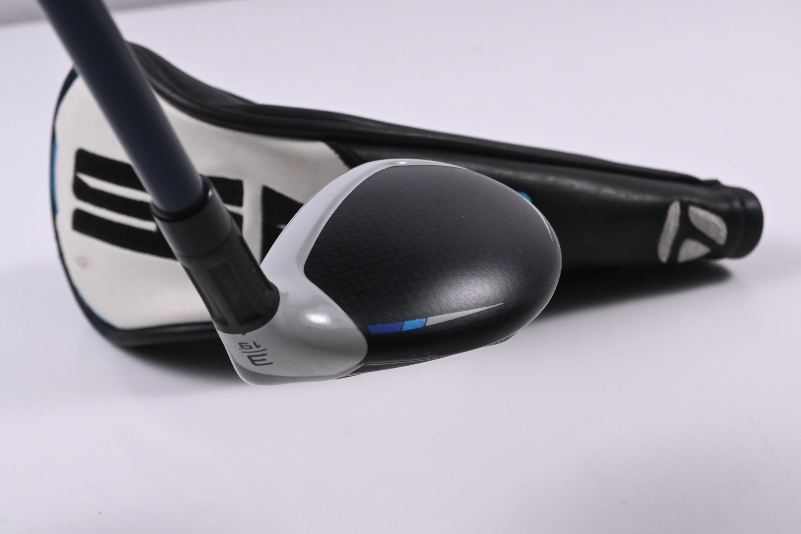 Taylormade SIM2 Max #3 Hybrid / 19 Degree / Stiff Flex Ventus Blue 7 Shaft