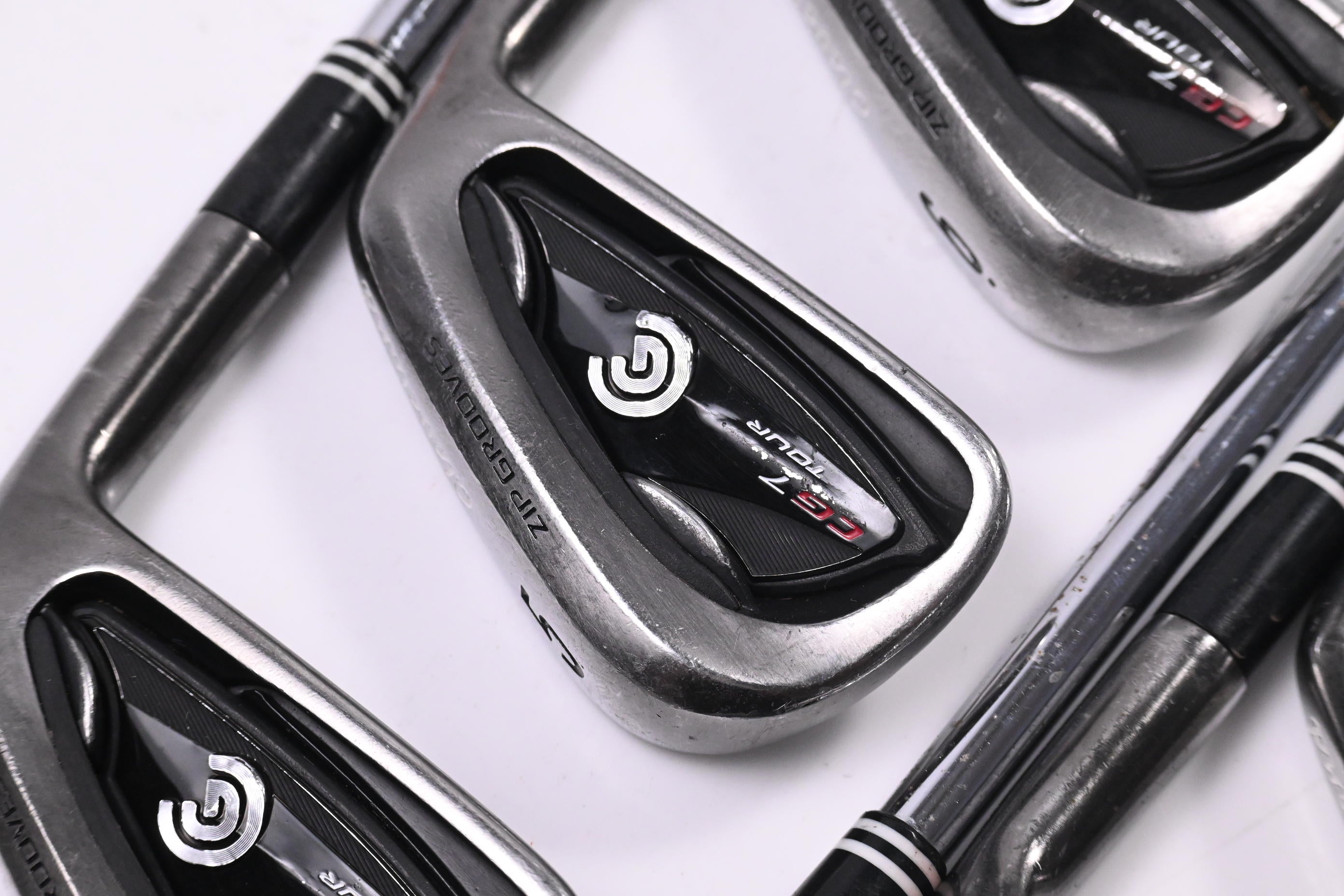 Cleveland CG7 Tour Irons / 4-PW / Regular Flex True Temper Dynamic Gold R300