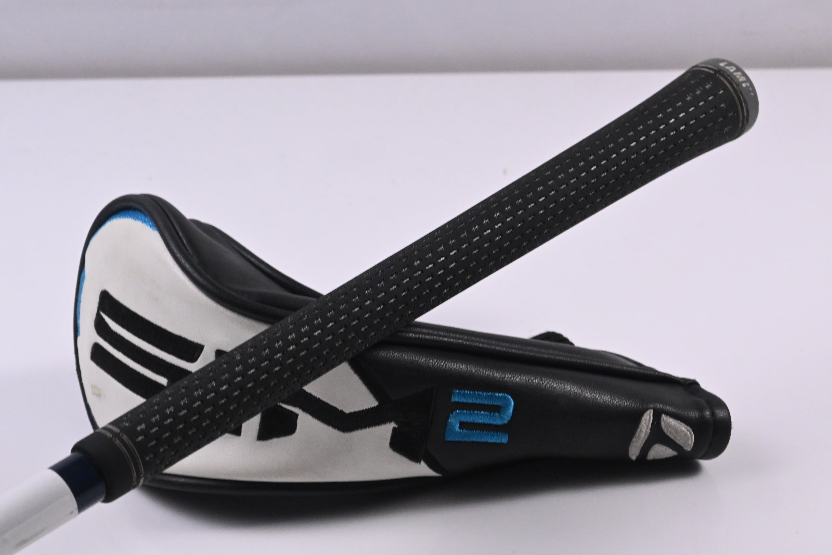 Taylormade SIM2 Max #3 Hybrid / 19 Degree / Stiff Flex Ventus Blue 7 Shaft