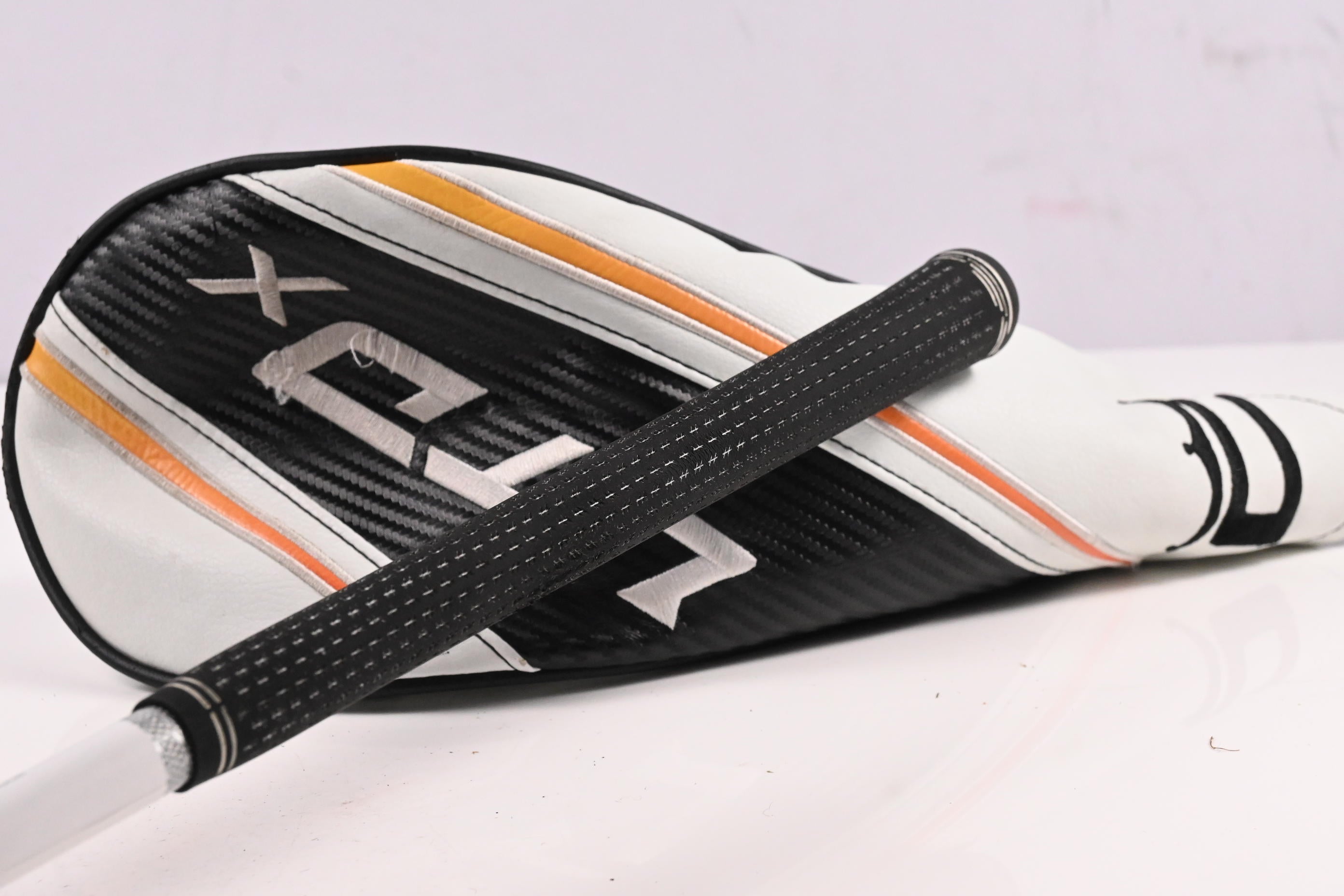 Cobra LTDx Driver / 10.5 Degree / Stiff Flex Tensei AV White  65 Shaft