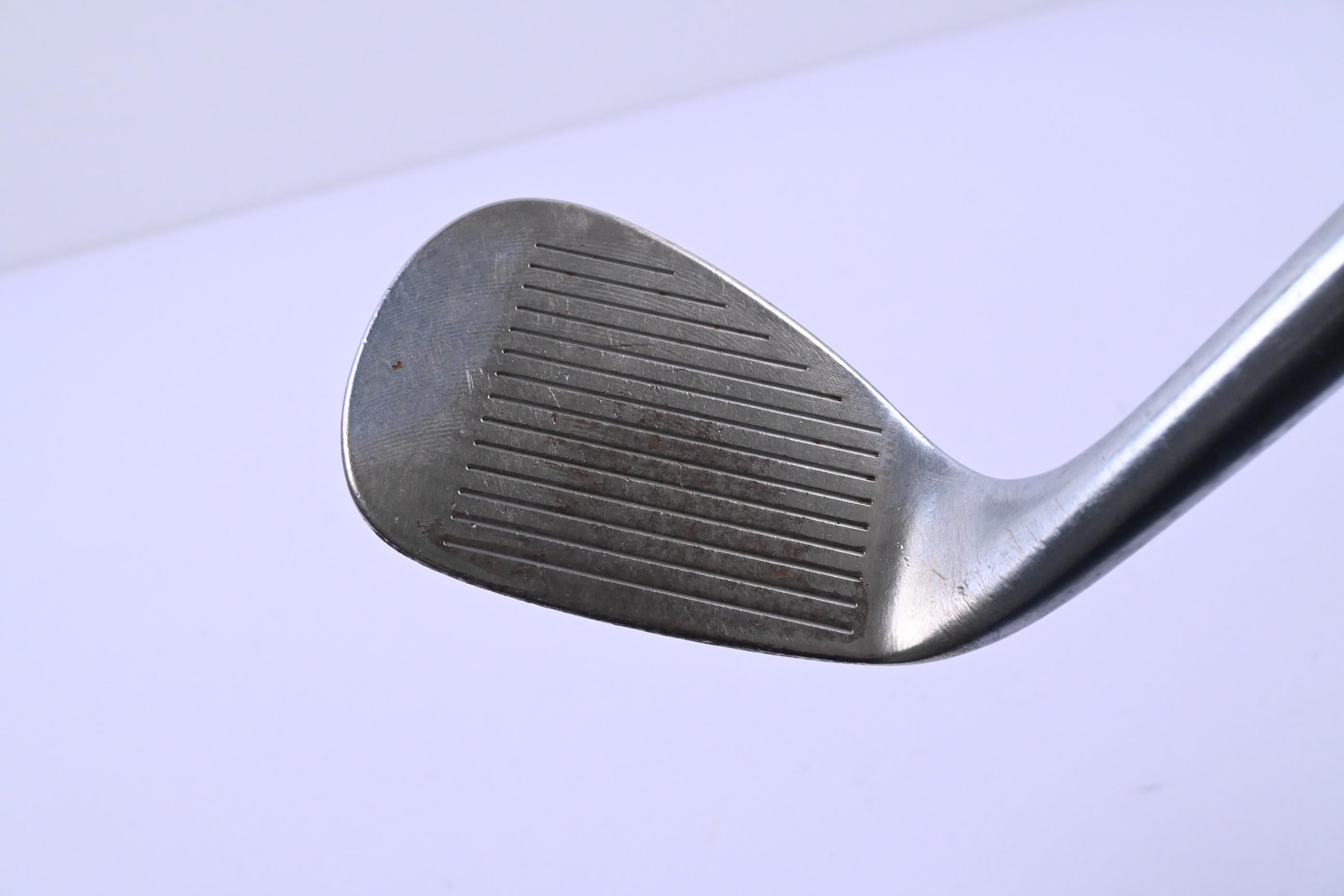 Cleveland 588 RTX 2.0 Sand Wedge / 56 Degree / Wedge Flex Dynamic Gold Shaft