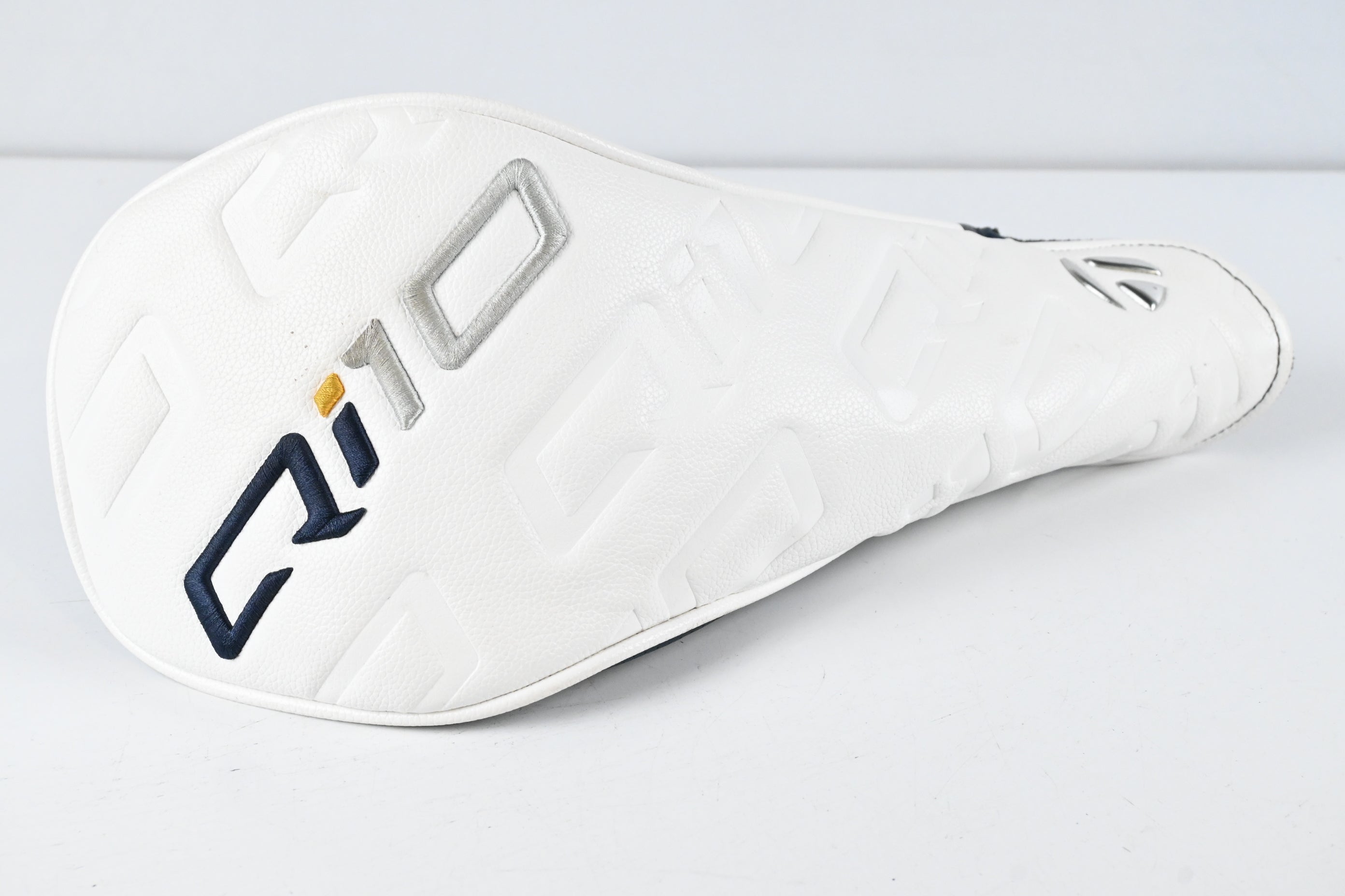 Taylormade Qi10 Driver / 10.5 Degree / Regular Flex Fujikura Ventus TR Blue 5