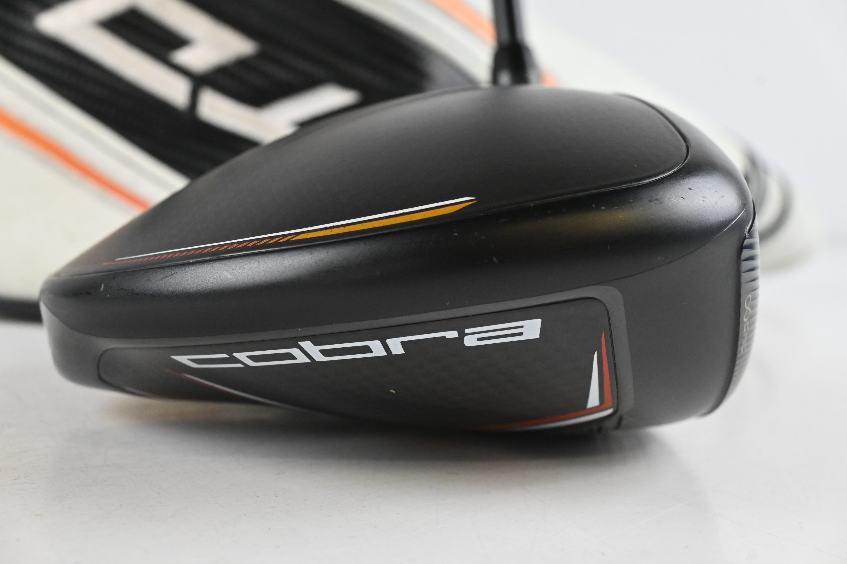 Cobra LTDx Driver / 10.5 Degree / Regular Flex UST Helium Nano Core 5 Shaft
